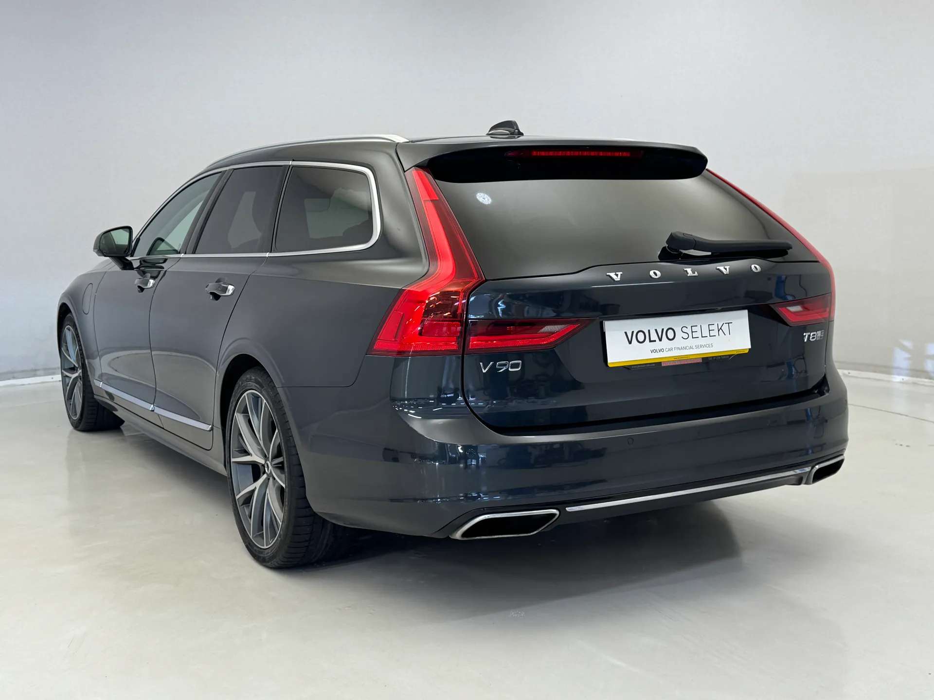 2020 VOLVO V90 2020 VOLVO V90