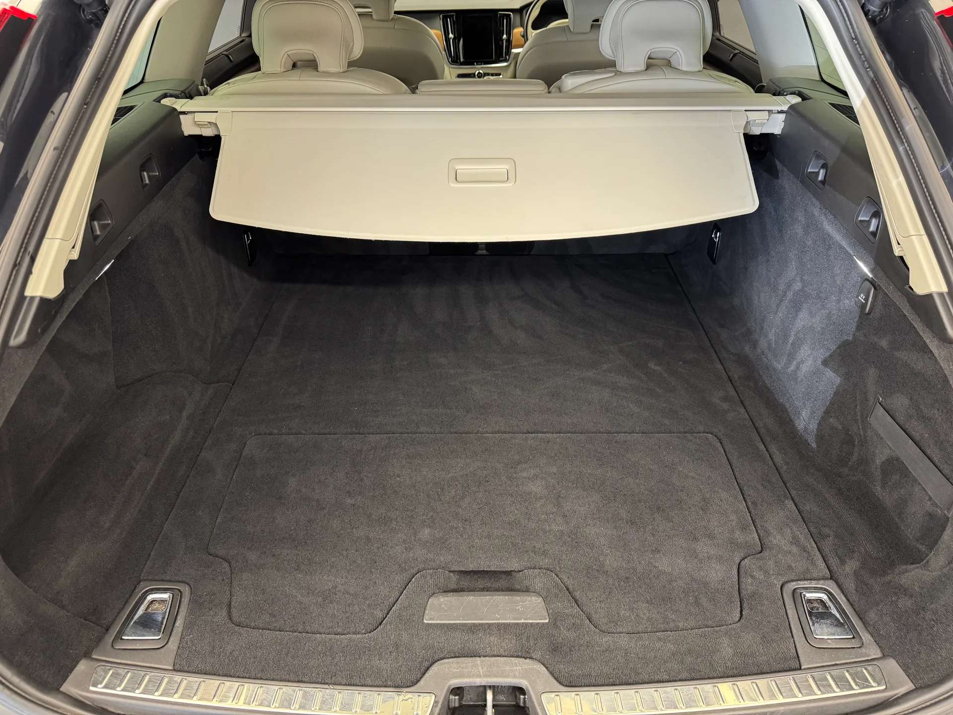 2020 VOLVO V90 2020 VOLVO V90
