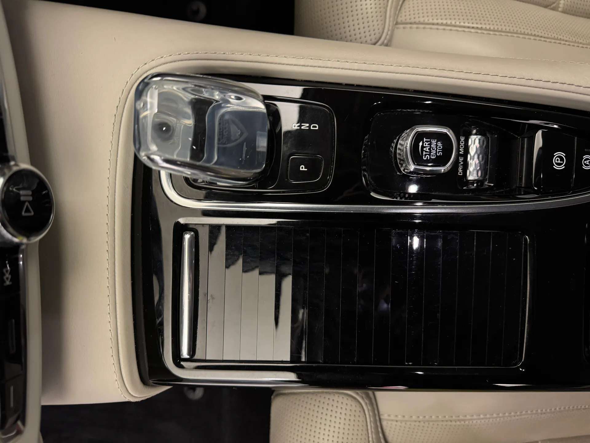 2020 VOLVO V90 2020 VOLVO V90