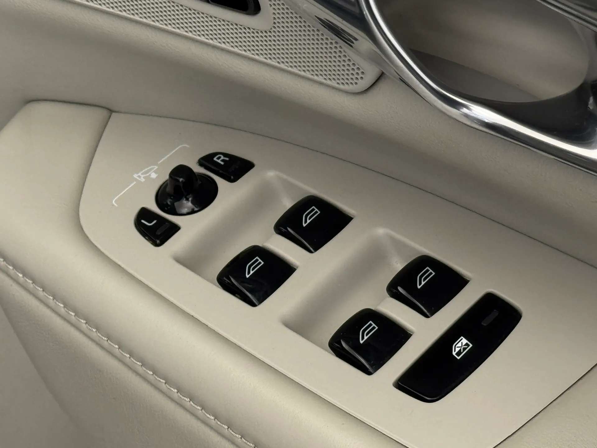 2020 VOLVO V90 2020 VOLVO V90