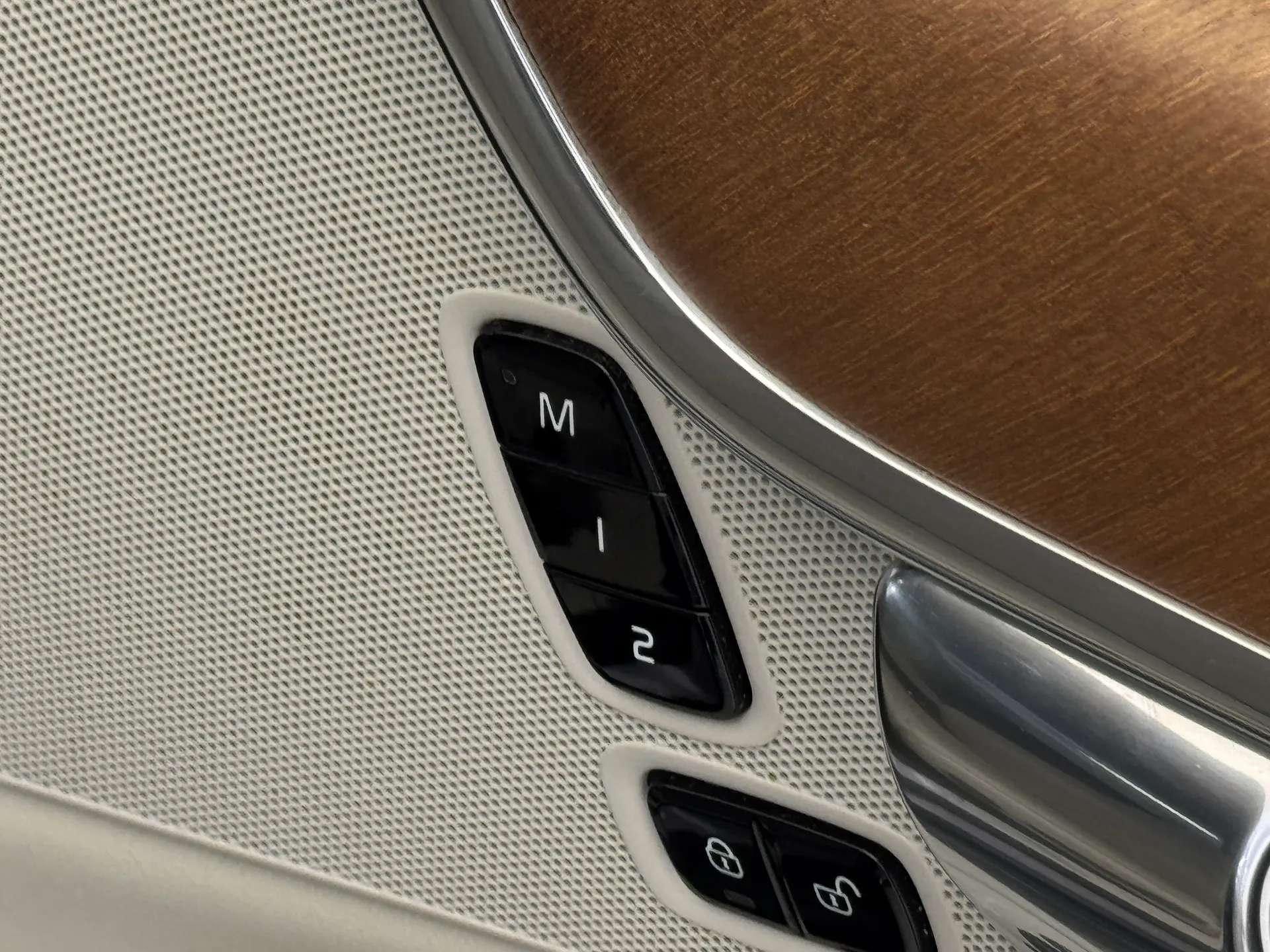 2020 VOLVO V90 2020 VOLVO V90