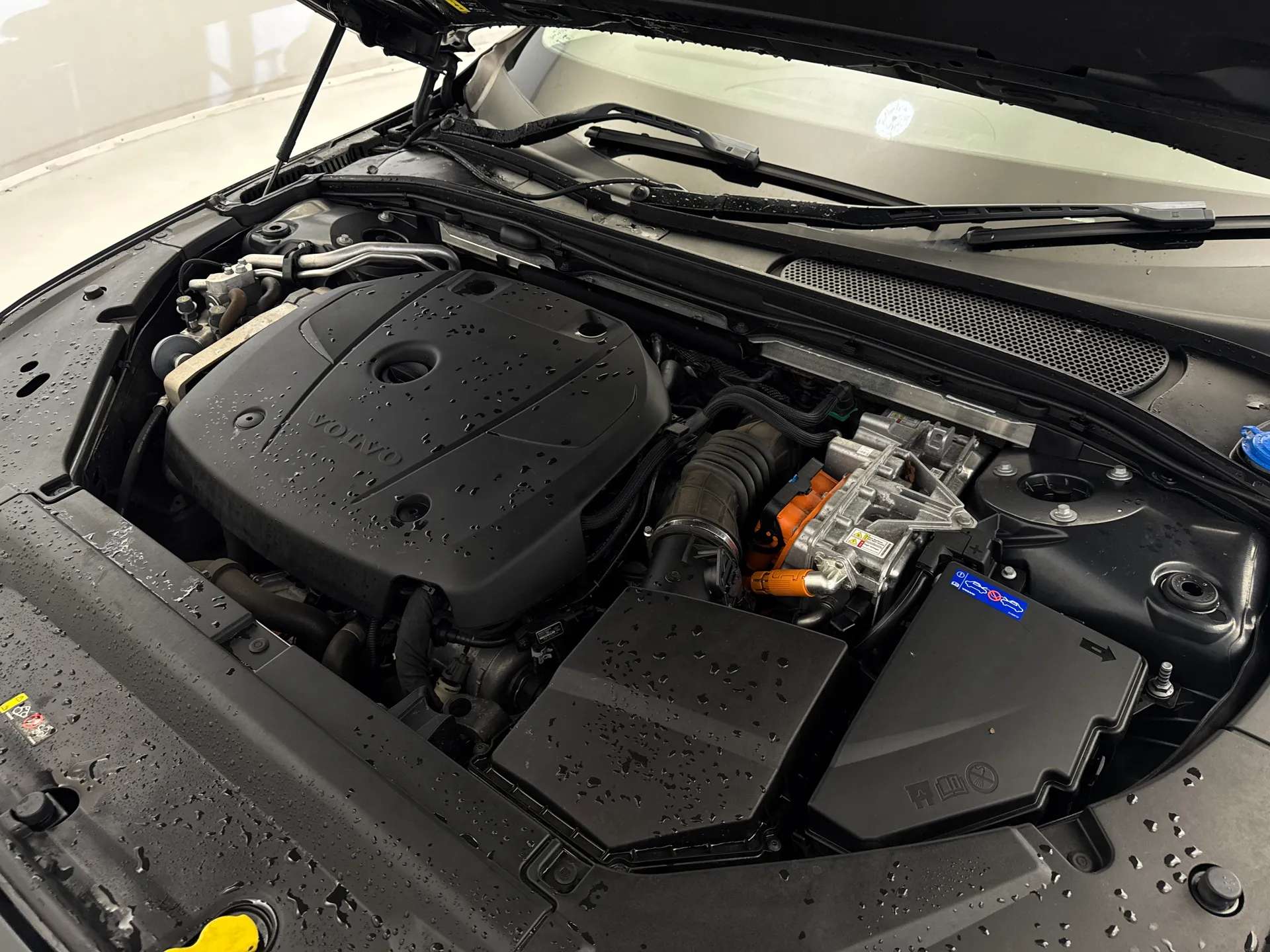 2020 VOLVO V90 2020 VOLVO V90