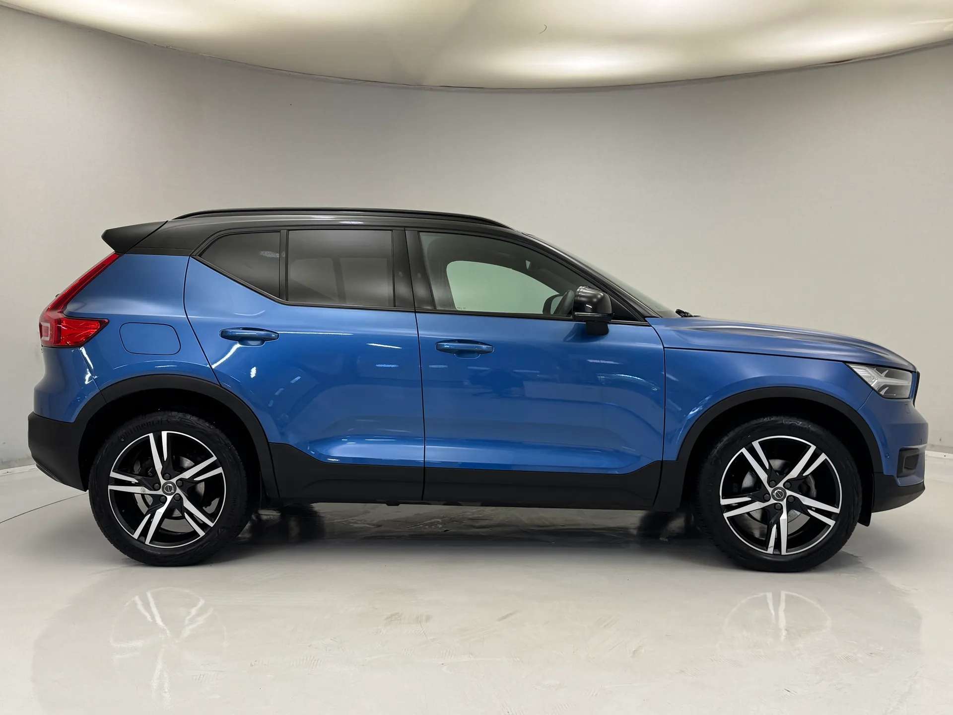 2021 VOLVO XC40 2021 VOLVO XC40