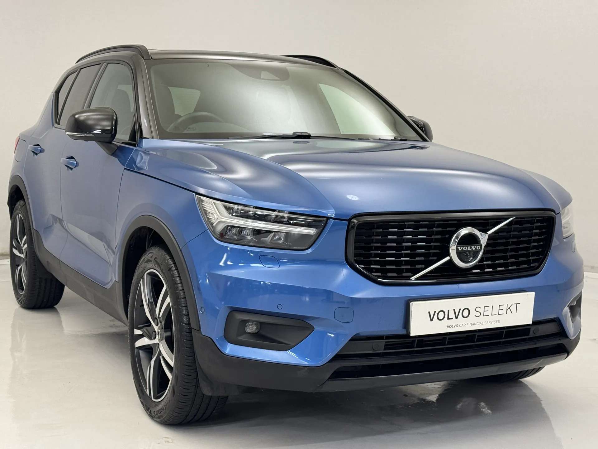 2021 VOLVO XC40 2021 VOLVO XC40