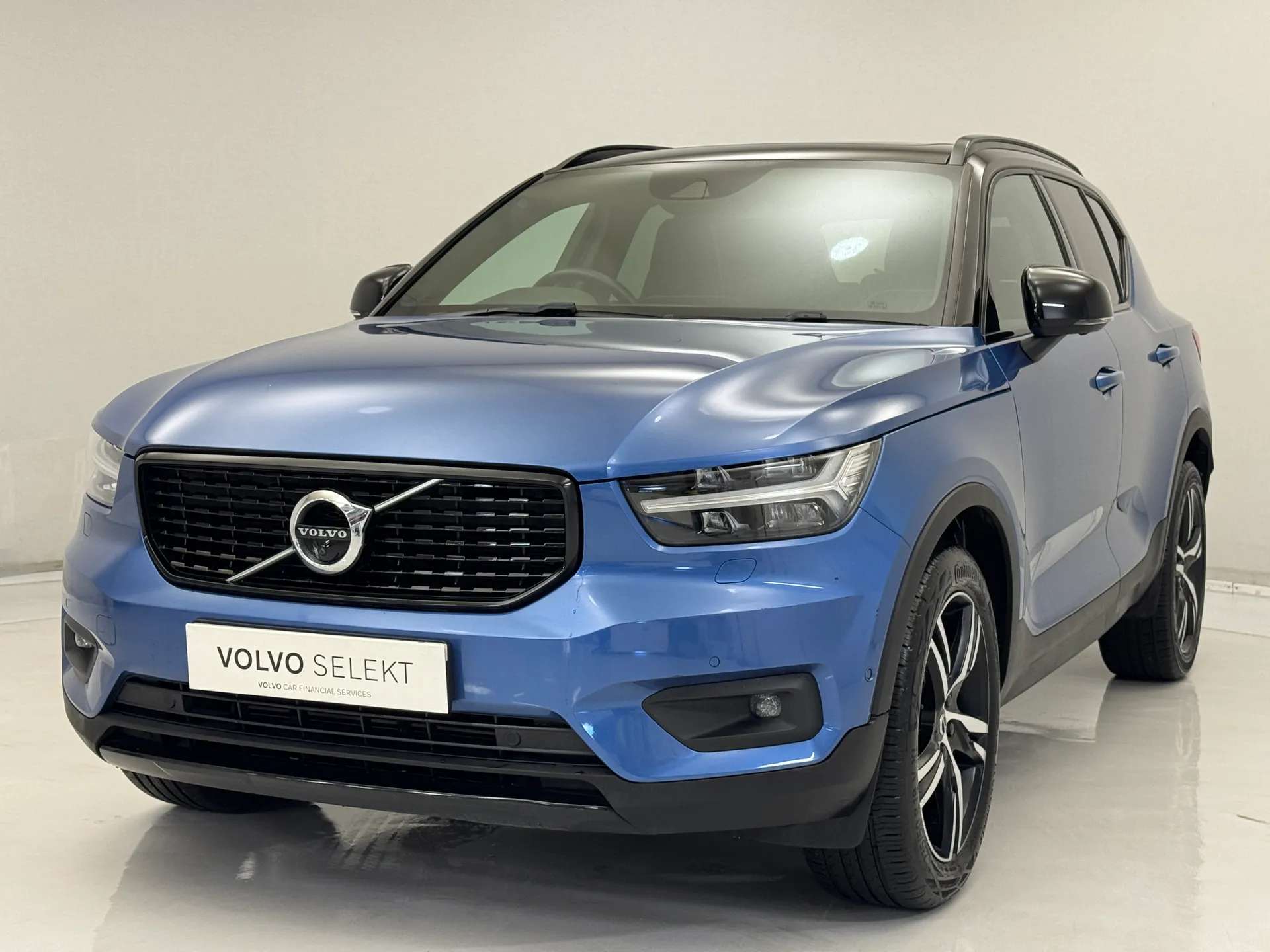 2021 VOLVO XC40 2021 VOLVO XC40