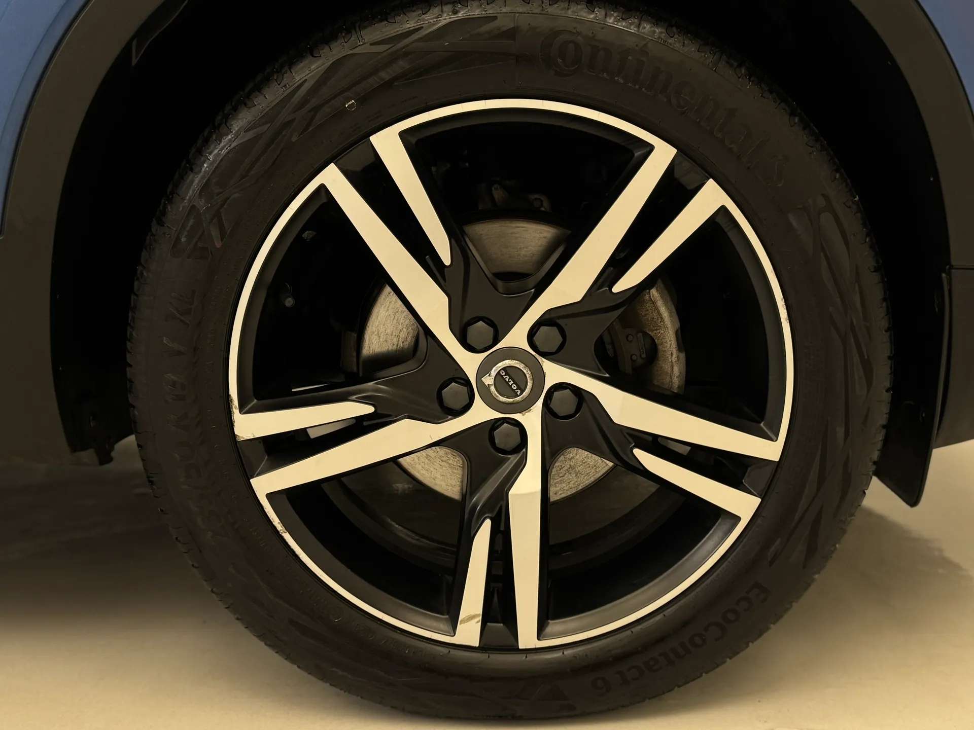 2021 VOLVO XC40 2021 VOLVO XC40