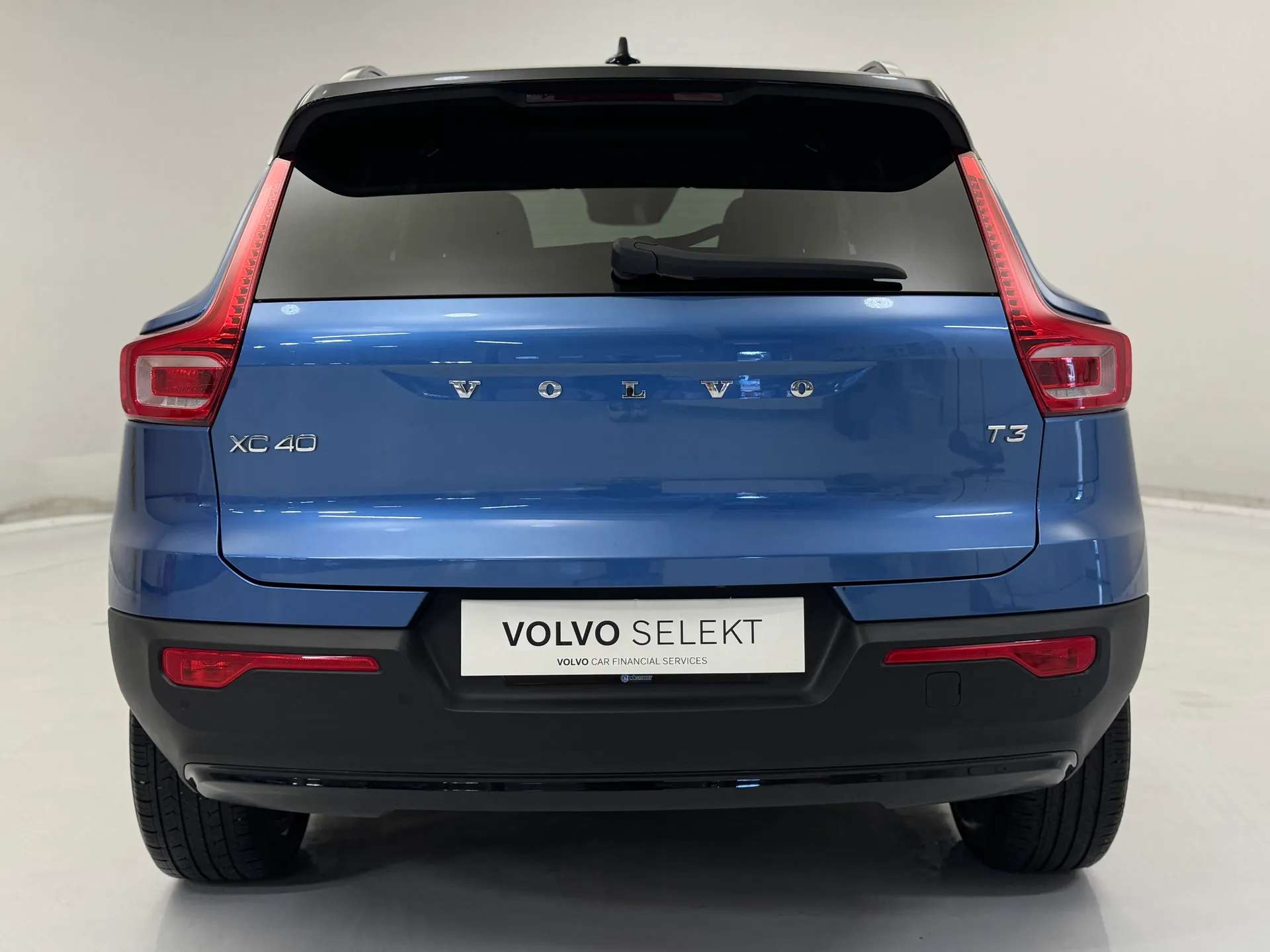 2021 VOLVO XC40 2021 VOLVO XC40
