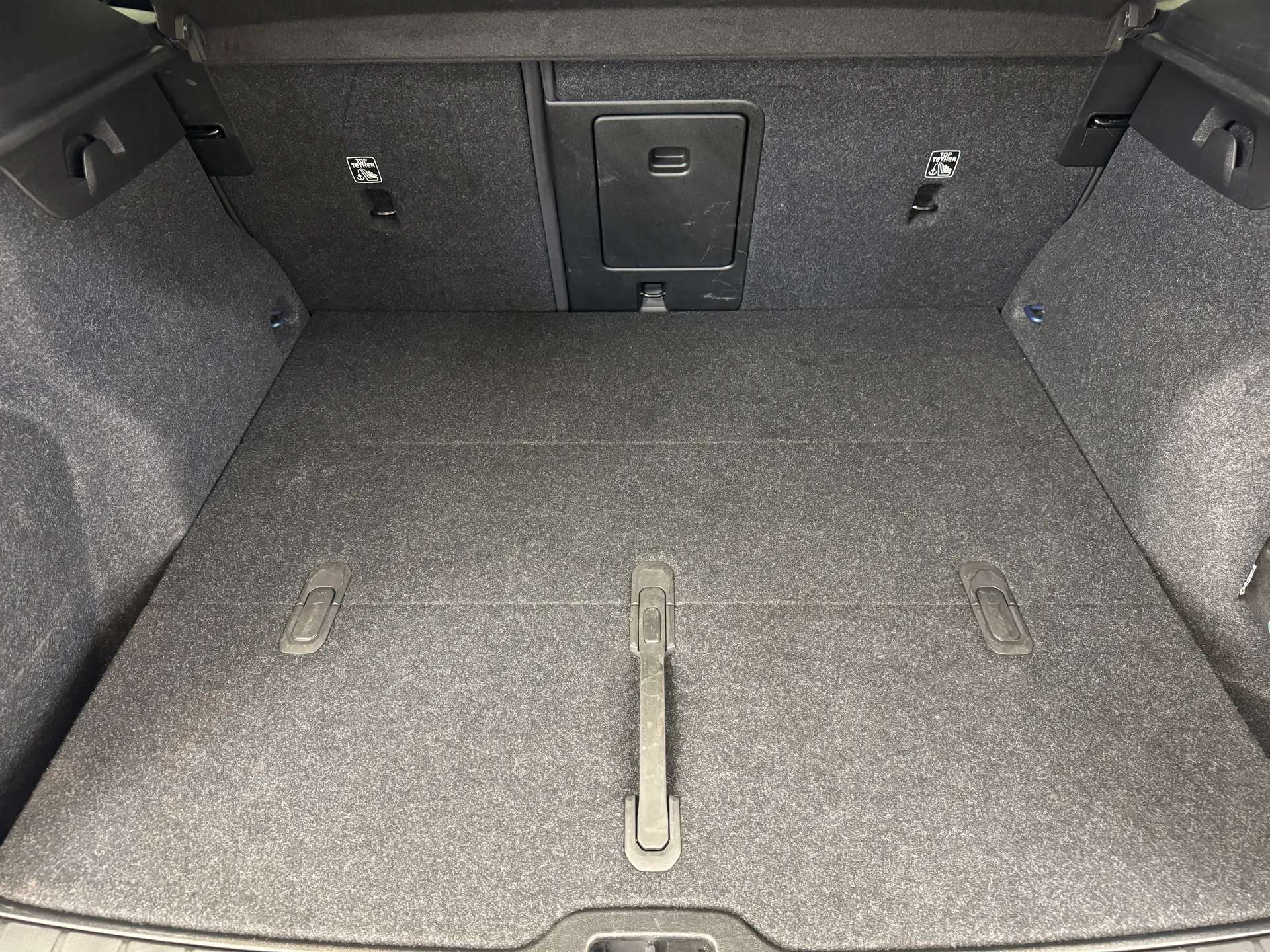 2021 VOLVO XC40 2021 VOLVO XC40