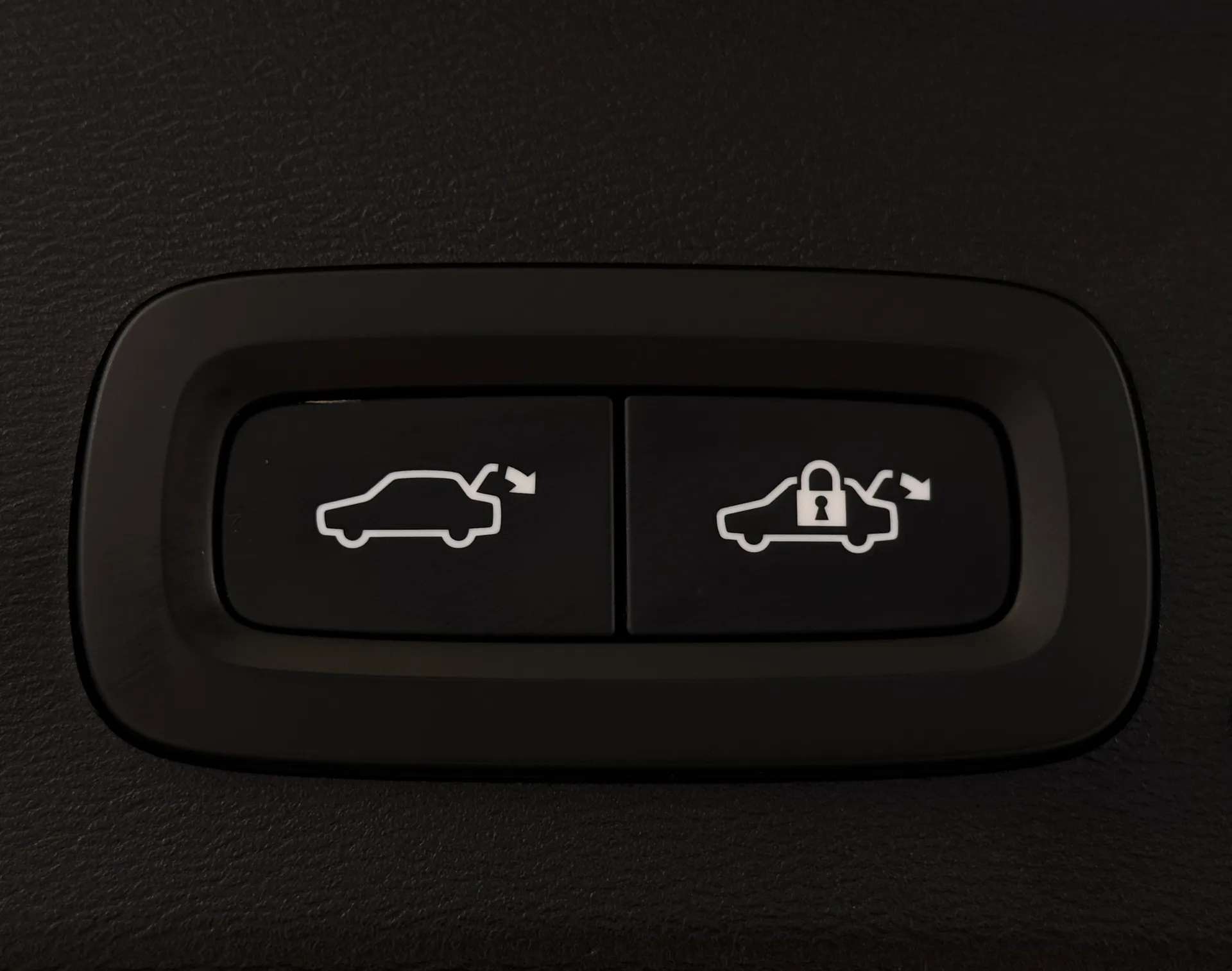 2021 VOLVO XC40 2021 VOLVO XC40