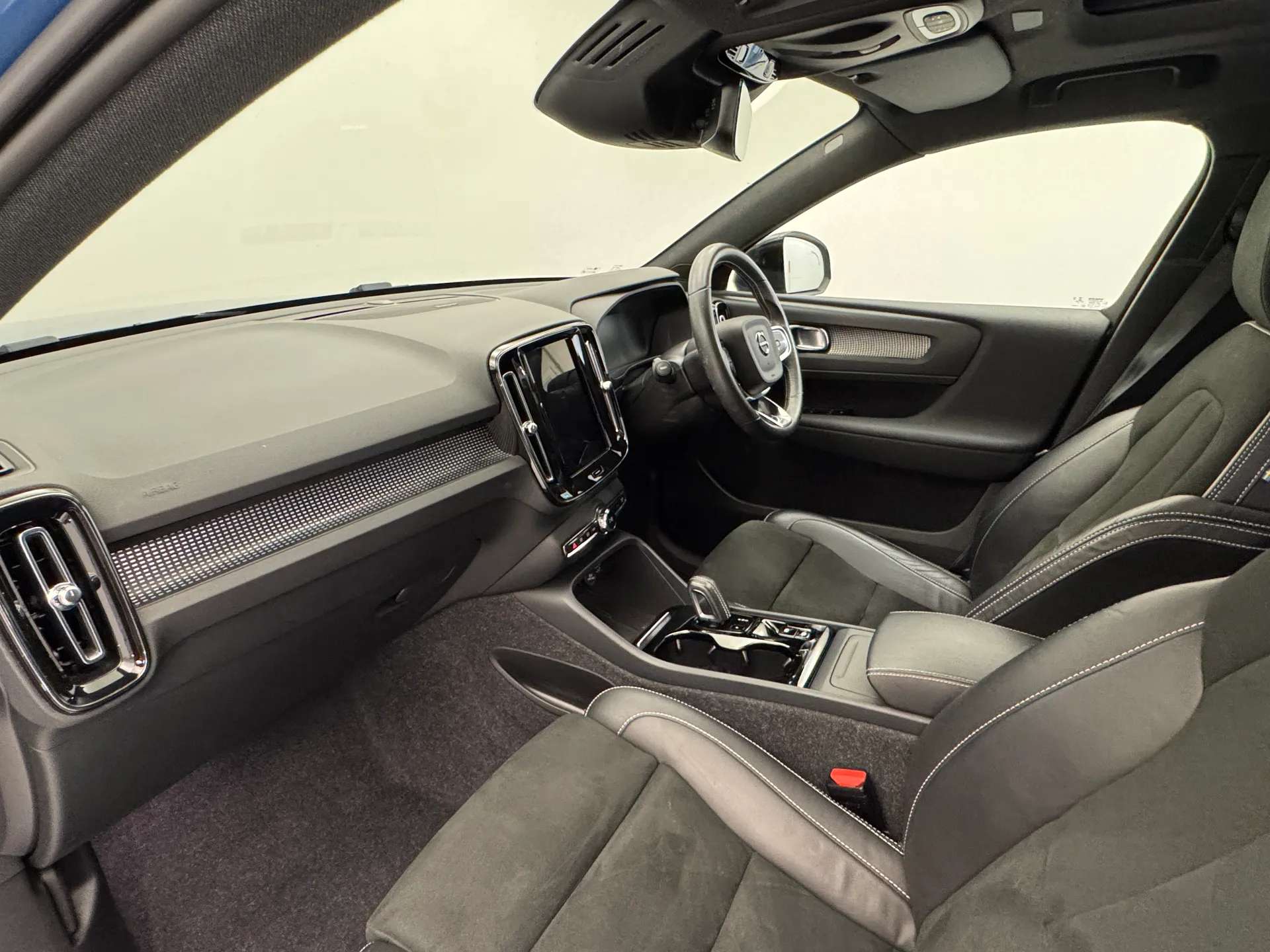 2021 VOLVO XC40 2021 VOLVO XC40