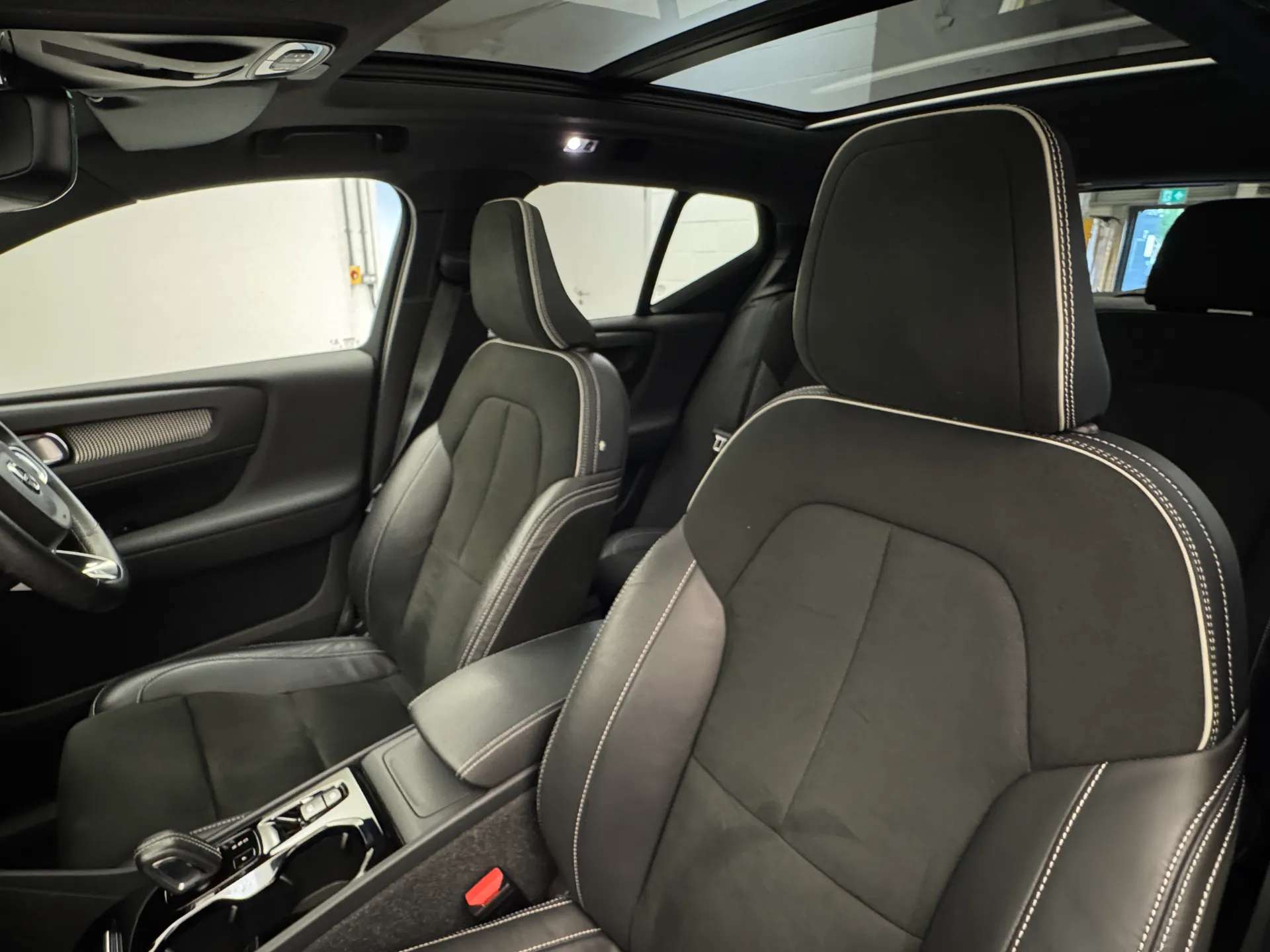 2021 VOLVO XC40 2021 VOLVO XC40