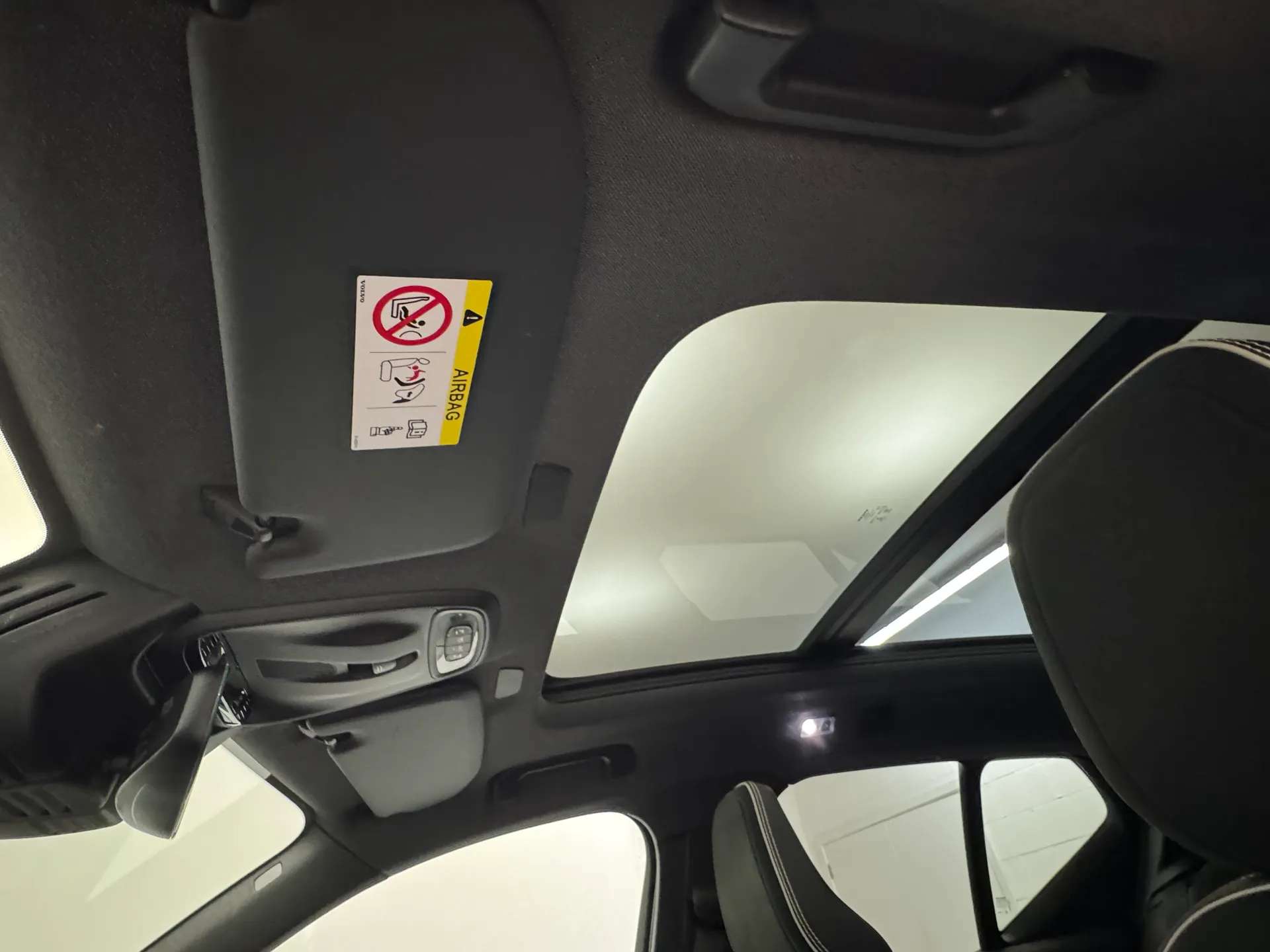 2021 VOLVO XC40 2021 VOLVO XC40