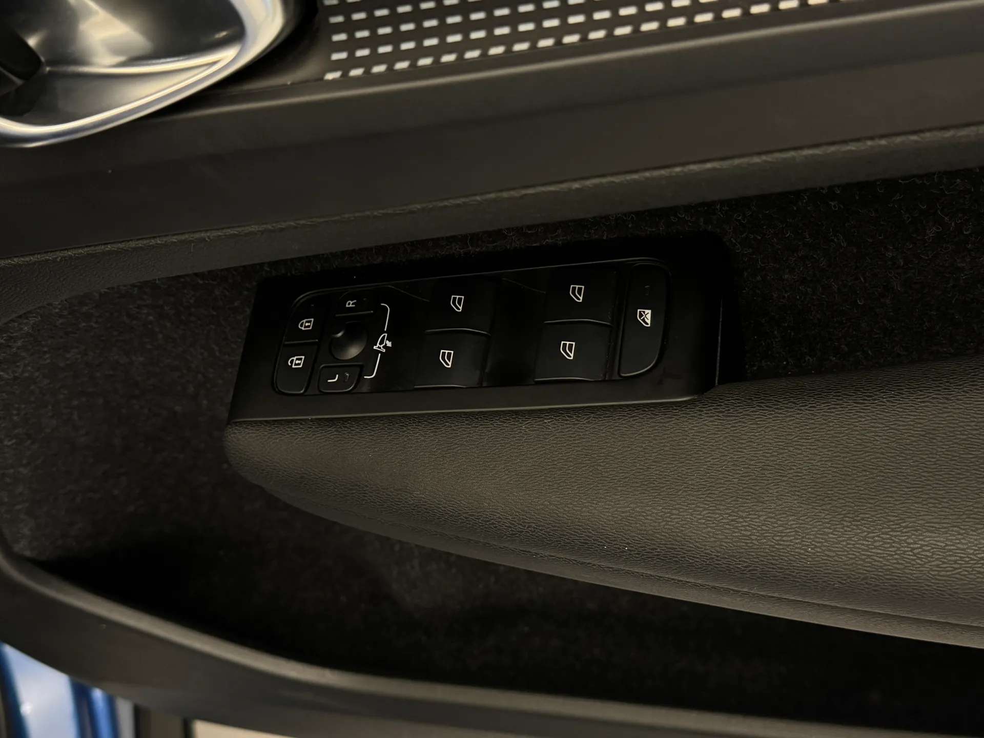 2021 VOLVO XC40 2021 VOLVO XC40