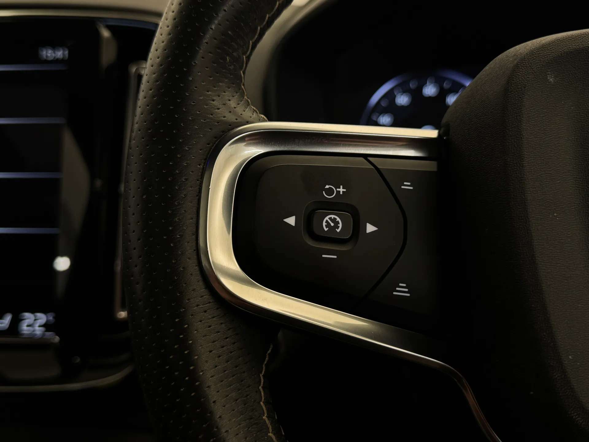 2021 VOLVO XC40 2021 VOLVO XC40