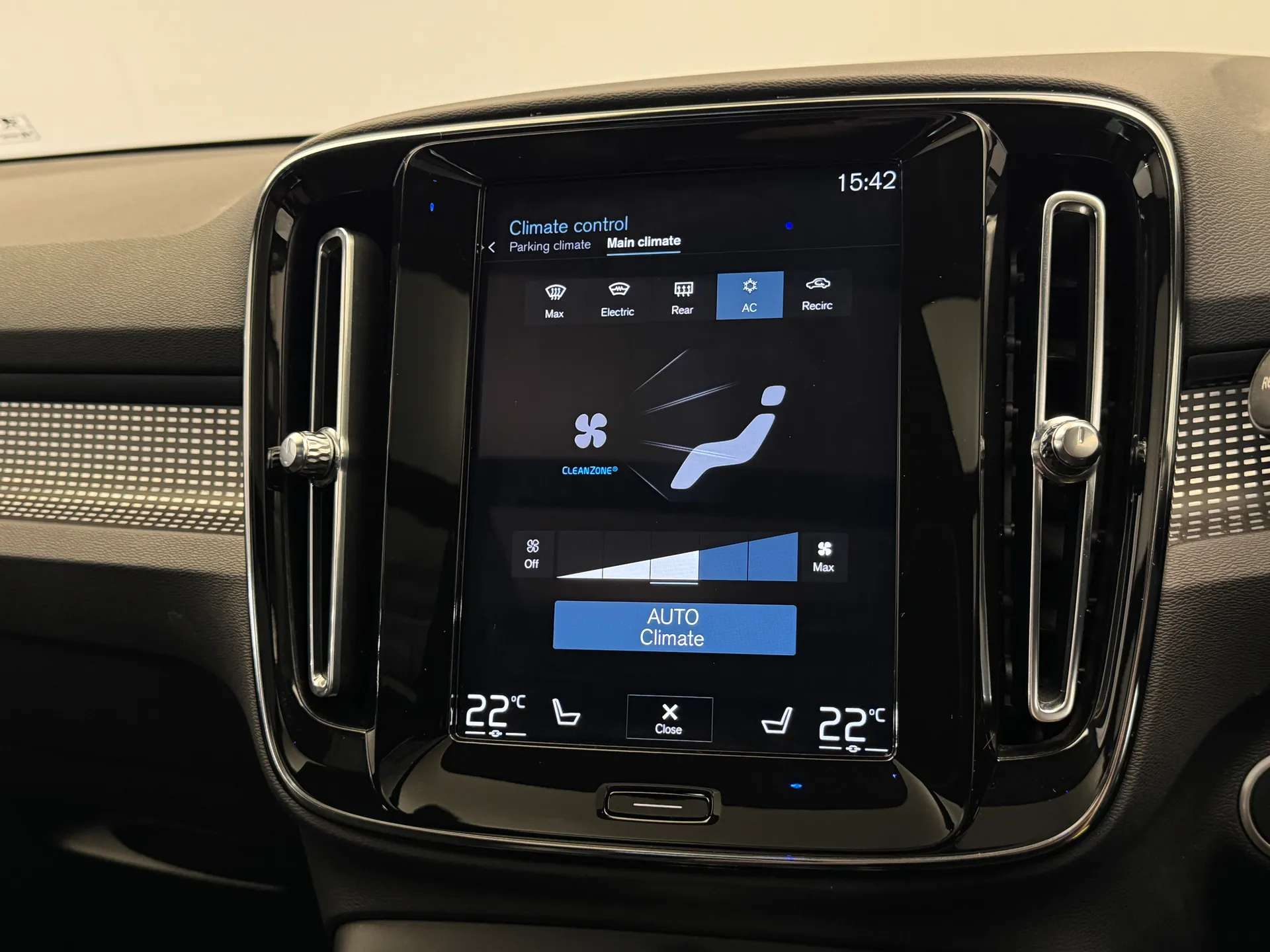 2021 VOLVO XC40 2021 VOLVO XC40
