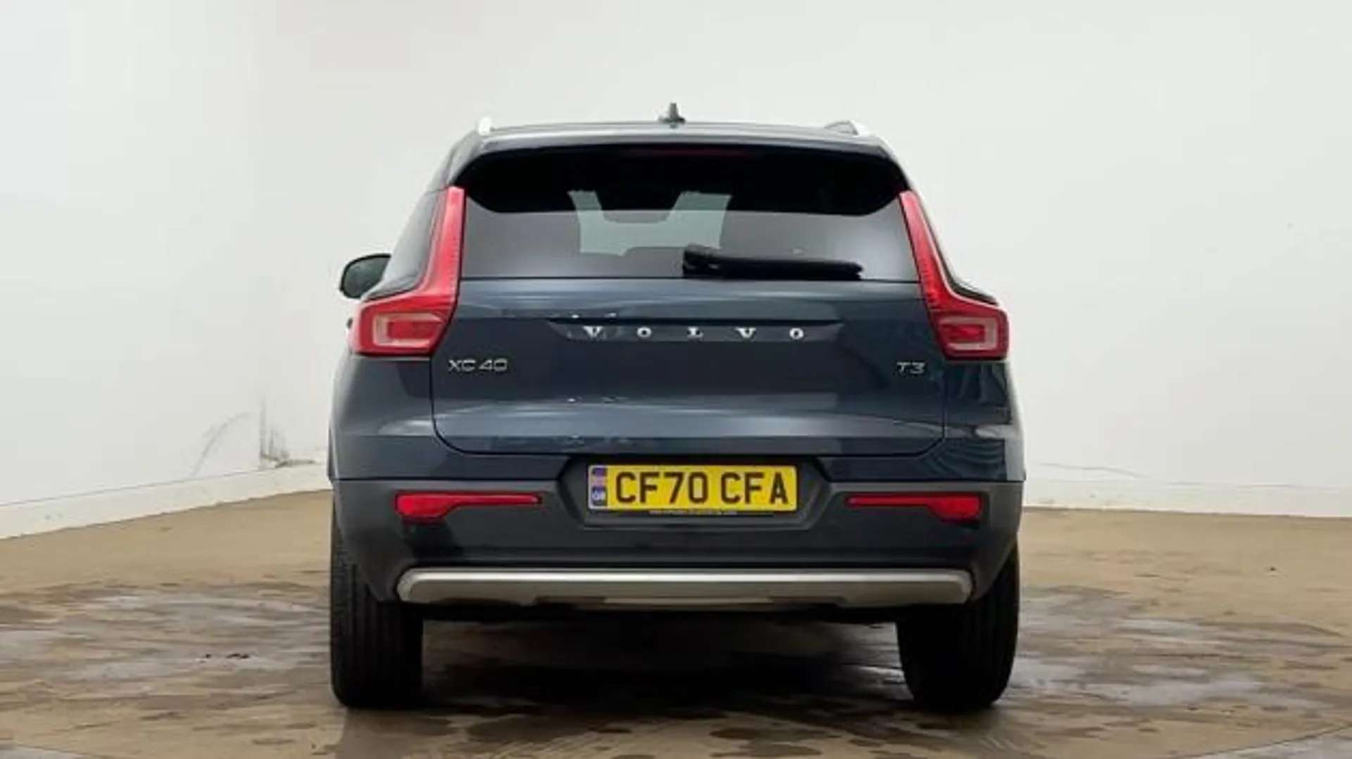 2021 VOLVO XC40 2021 VOLVO XC40