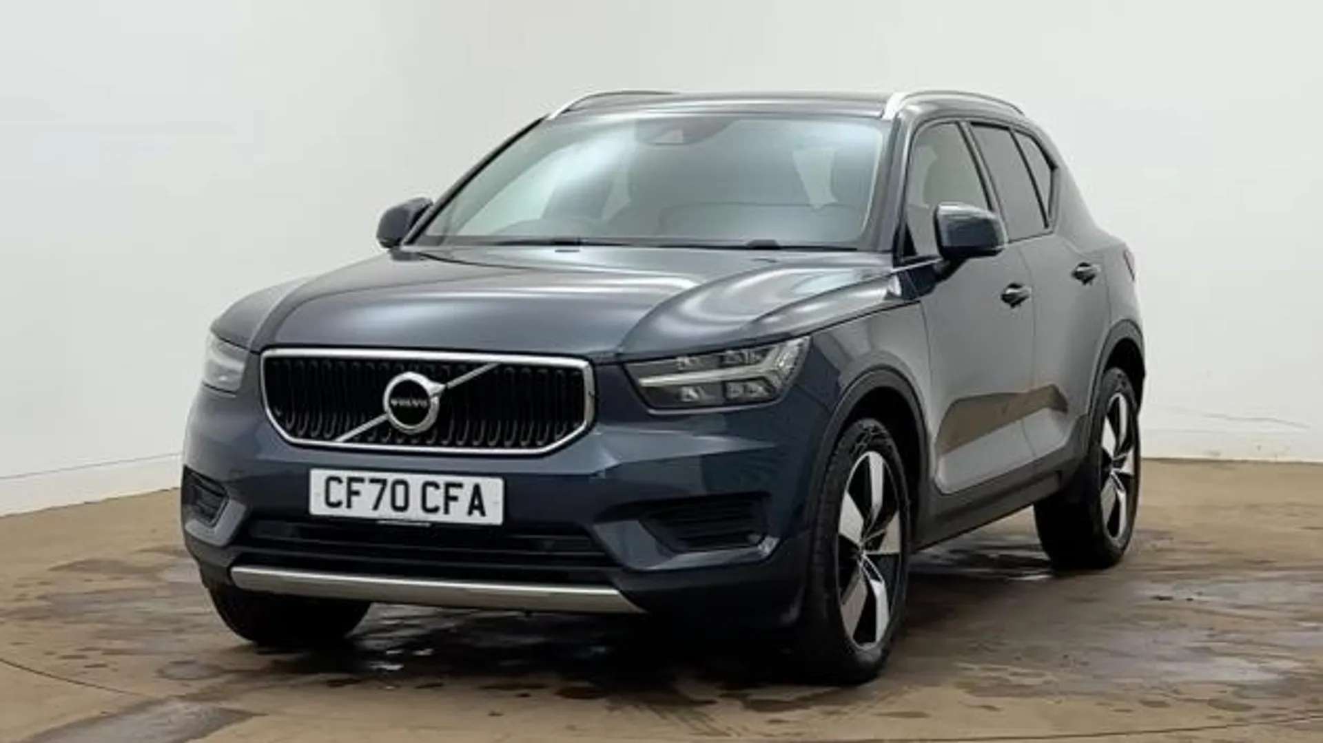 2021 VOLVO XC40 2021 VOLVO XC40