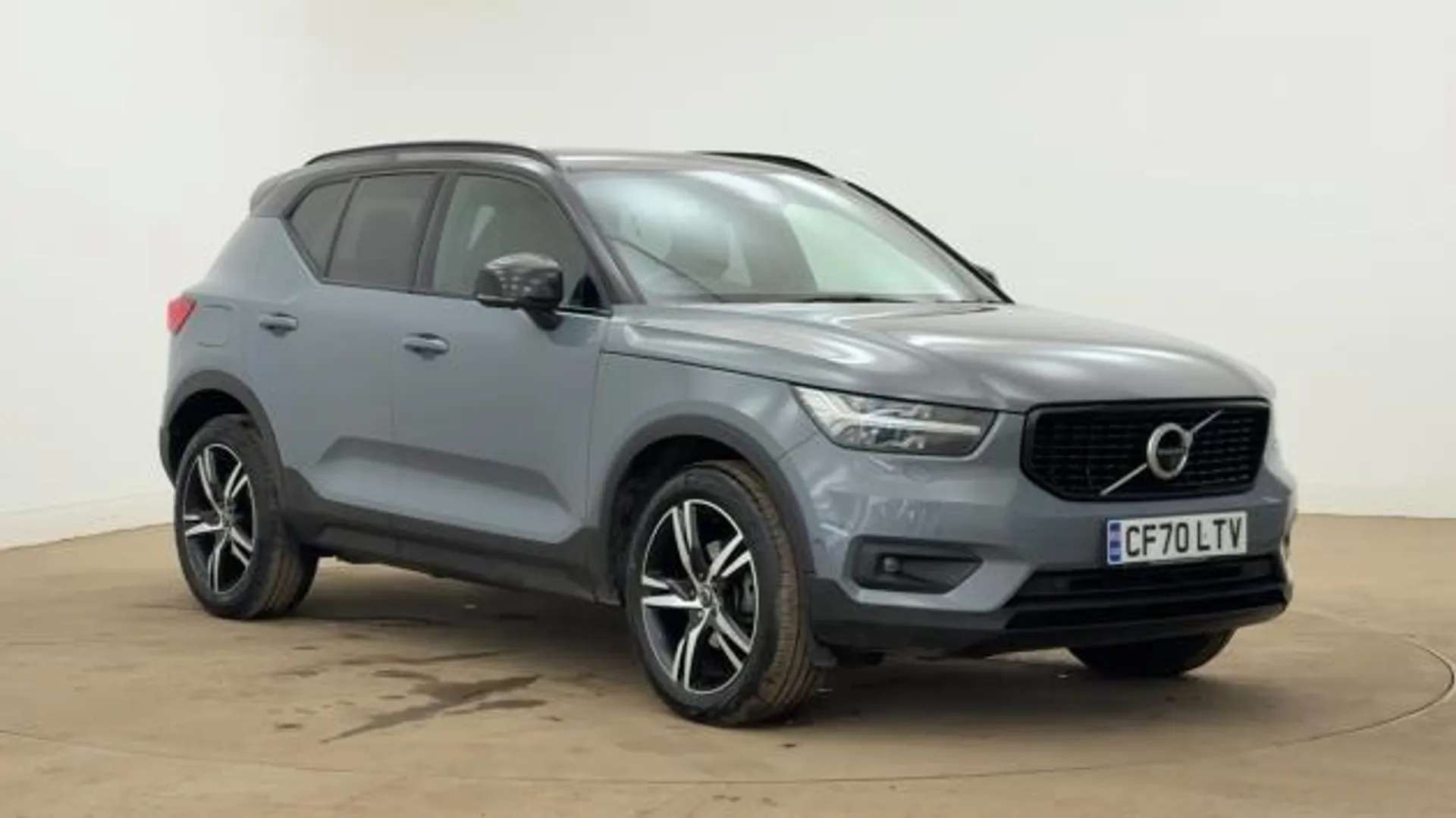 2021 VOLVO XC40 2021 VOLVO XC40