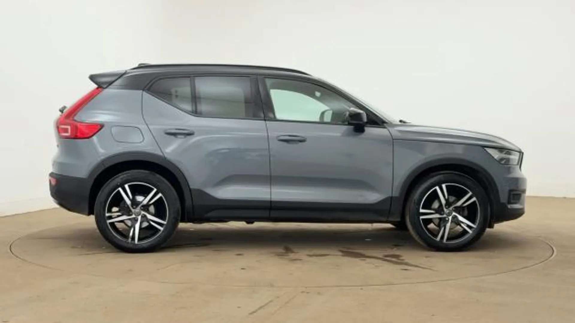 2021 VOLVO XC40 2021 VOLVO XC40