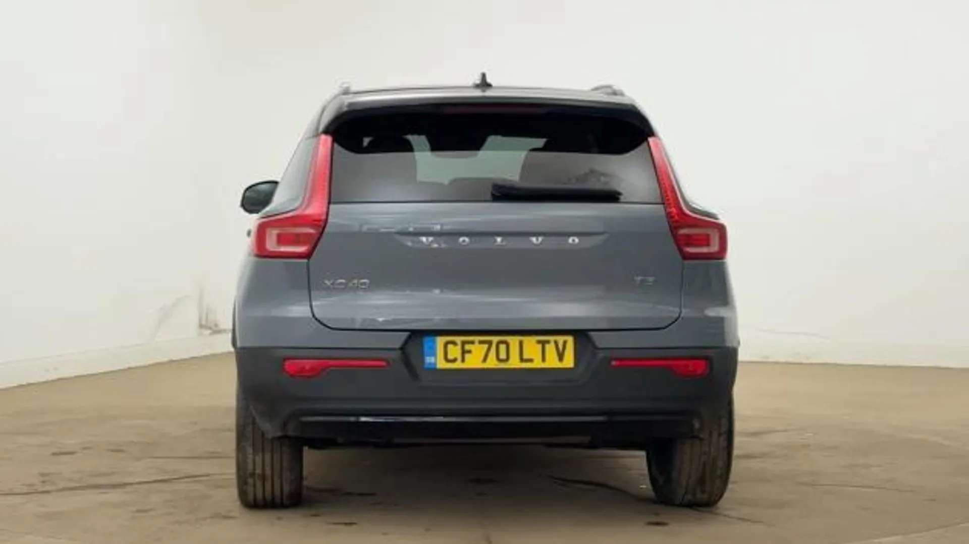 2021 VOLVO XC40 2021 VOLVO XC40