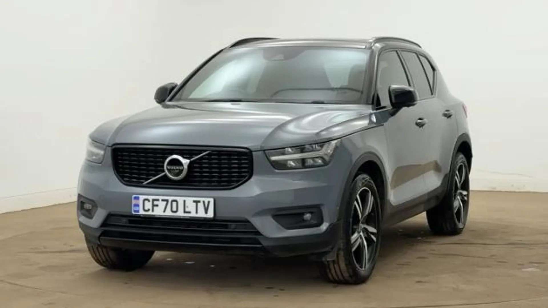 2021 VOLVO XC40 2021 VOLVO XC40