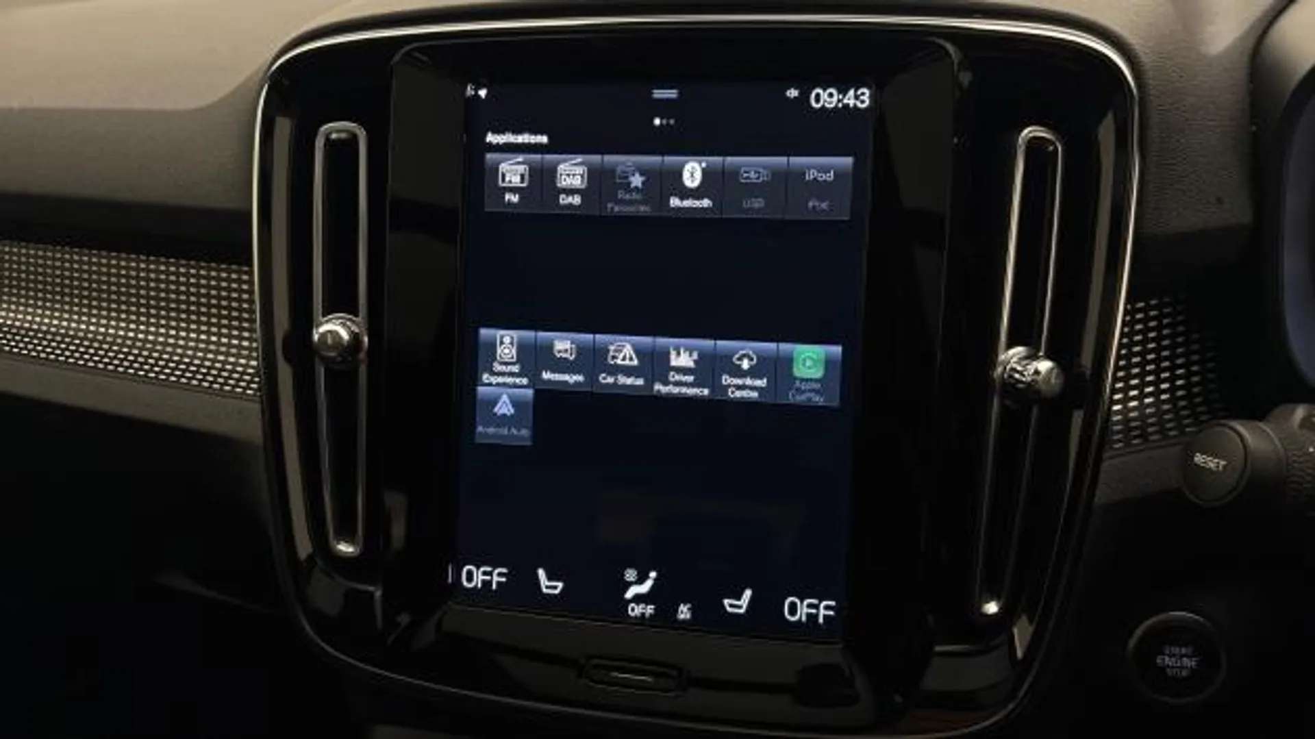 2021 VOLVO XC40 2021 VOLVO XC40