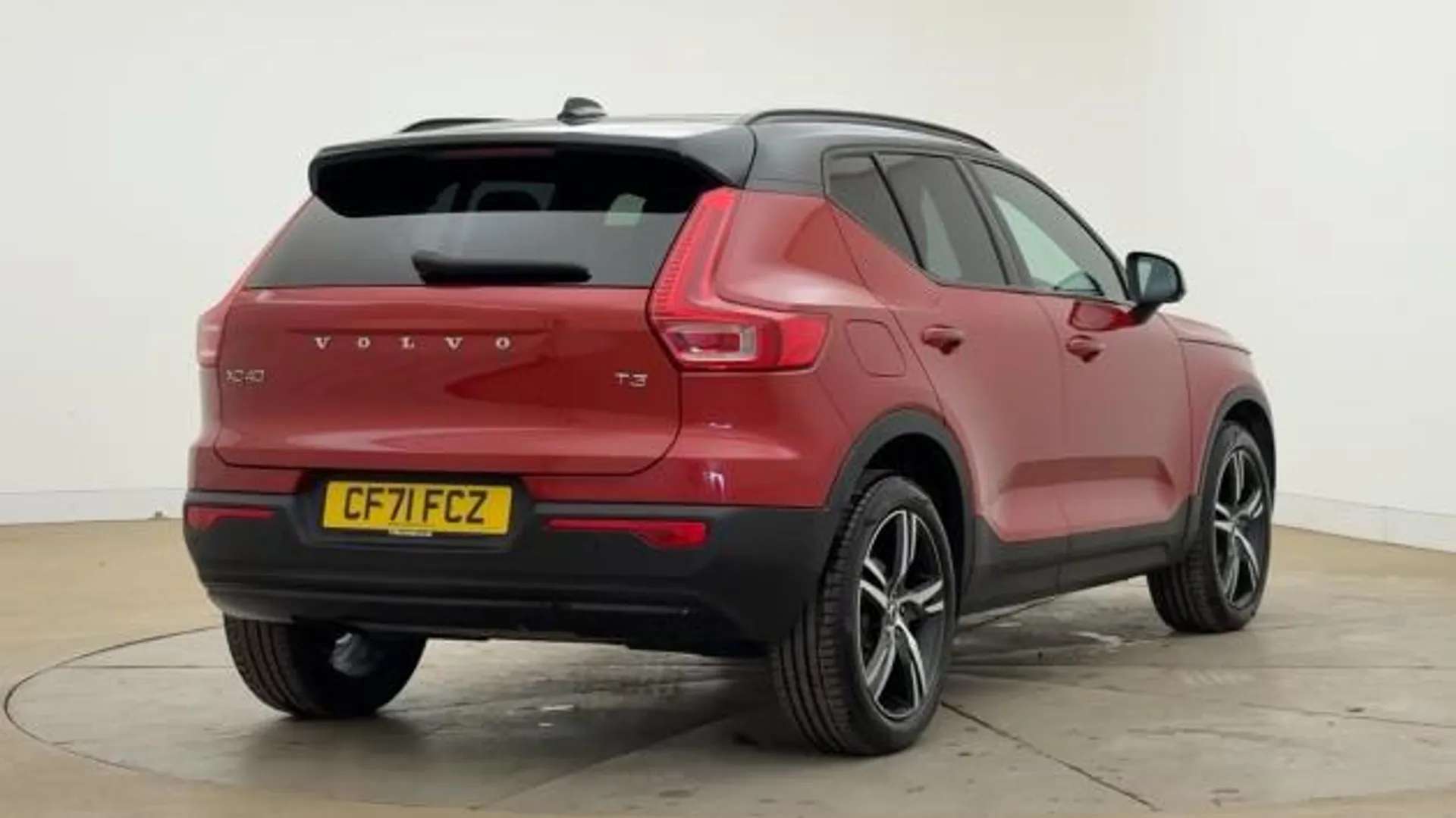2021 VOLVO XC40 2021 VOLVO XC40