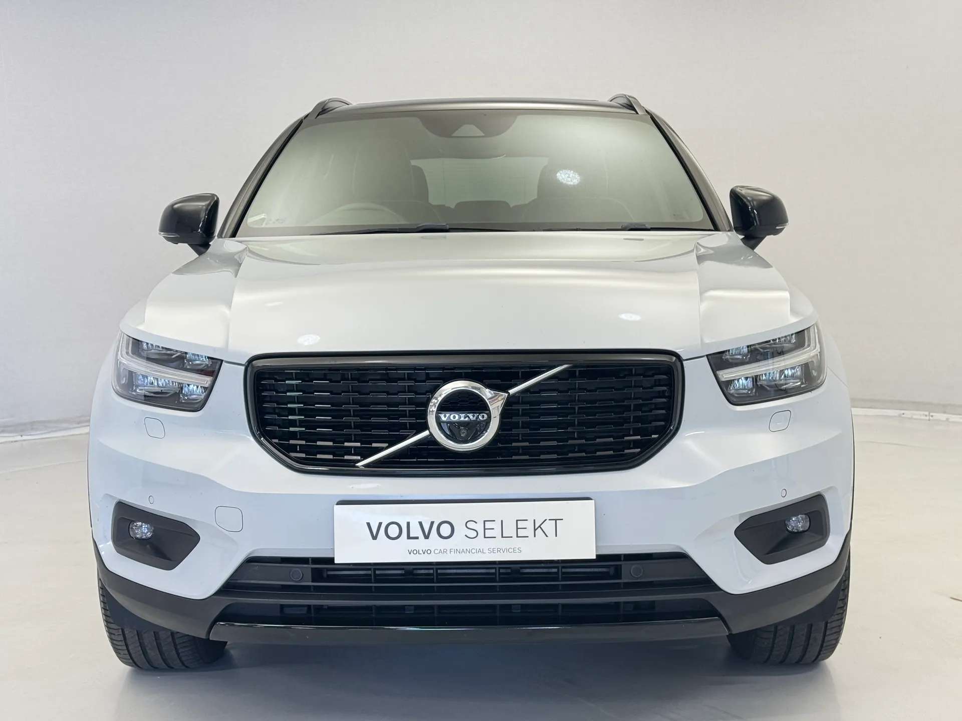 2019 VOLVO XC40 2019 VOLVO XC40