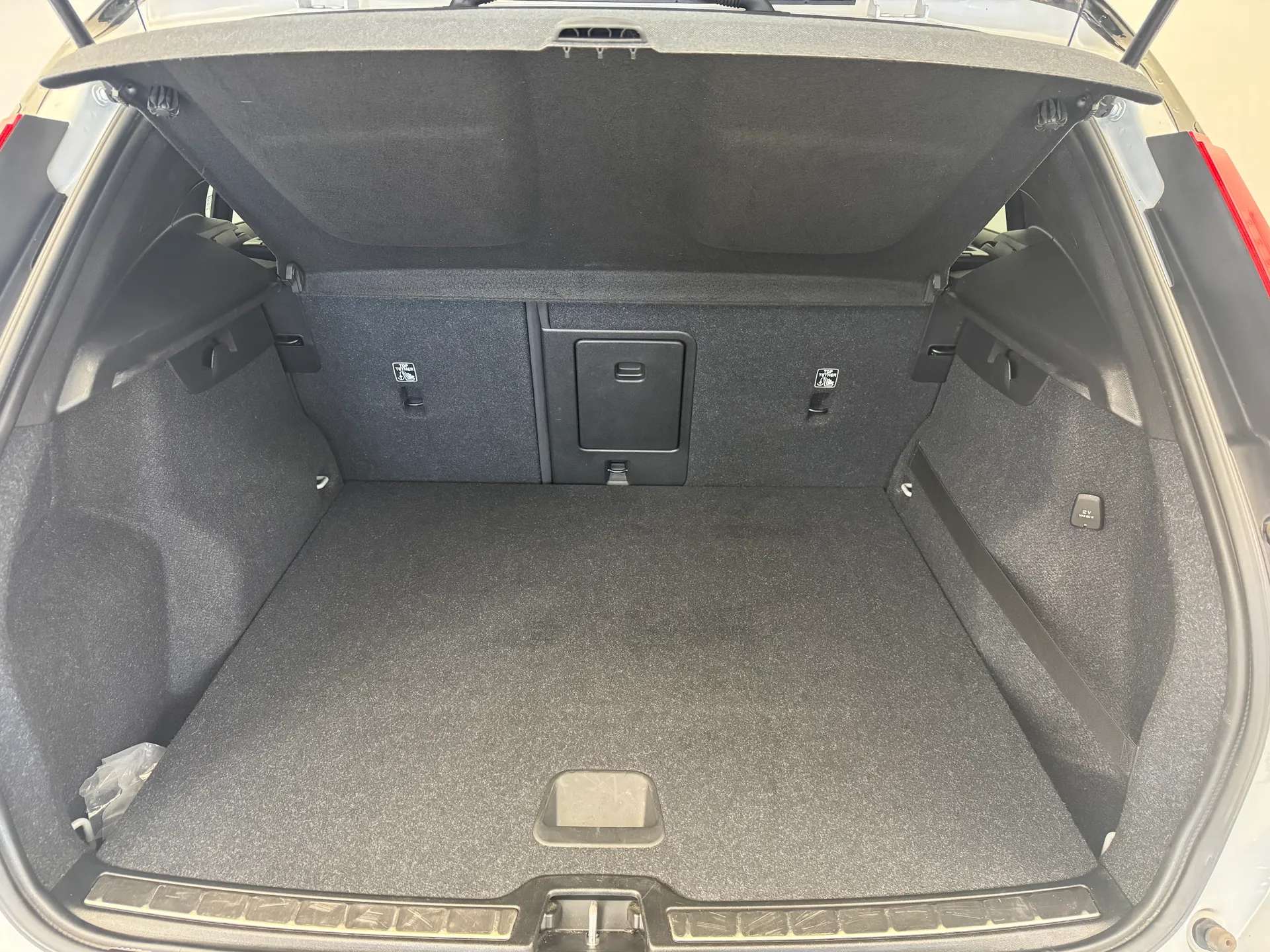 2019 VOLVO XC40 2019 VOLVO XC40