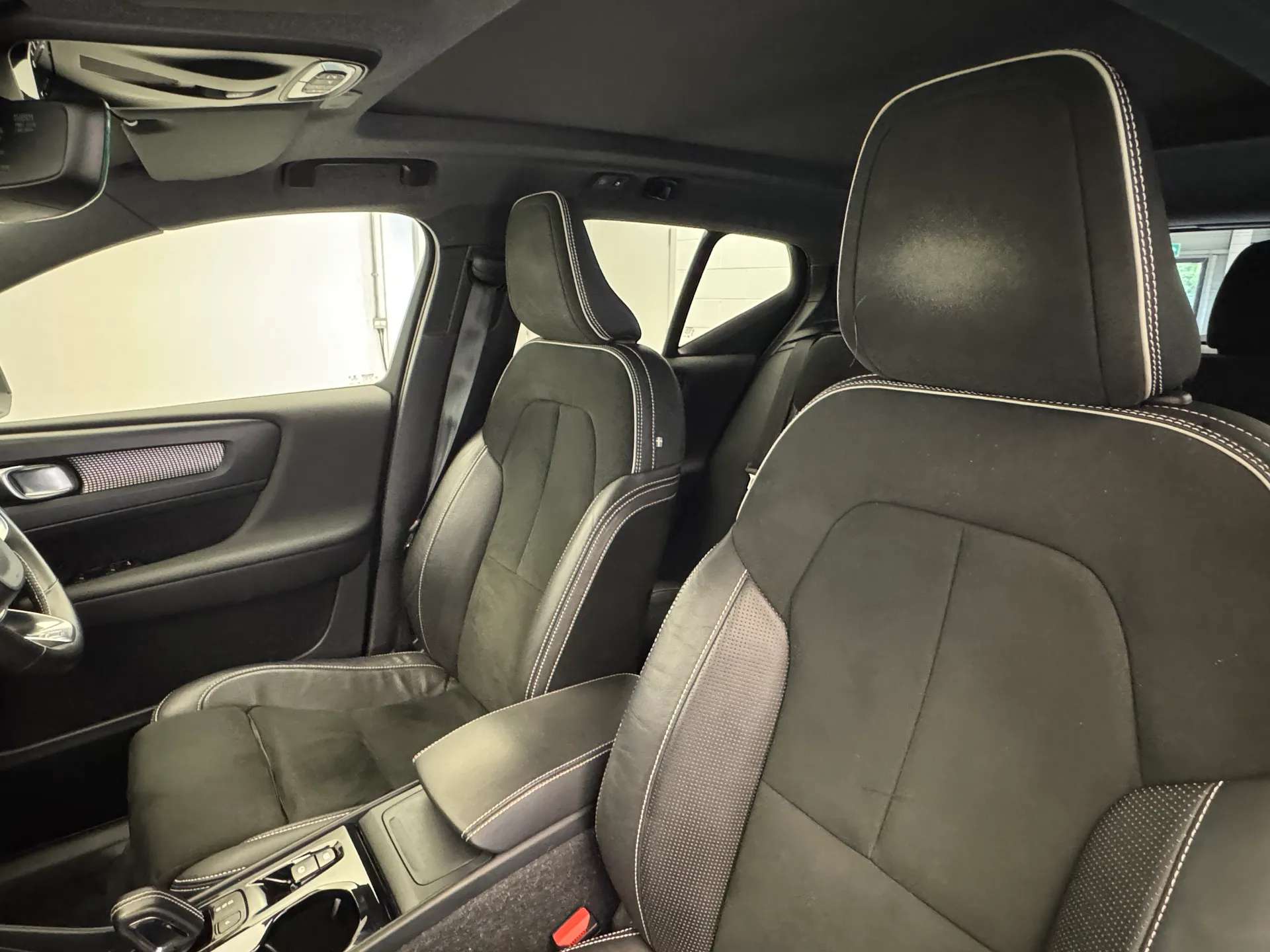 2019 VOLVO XC40 2019 VOLVO XC40