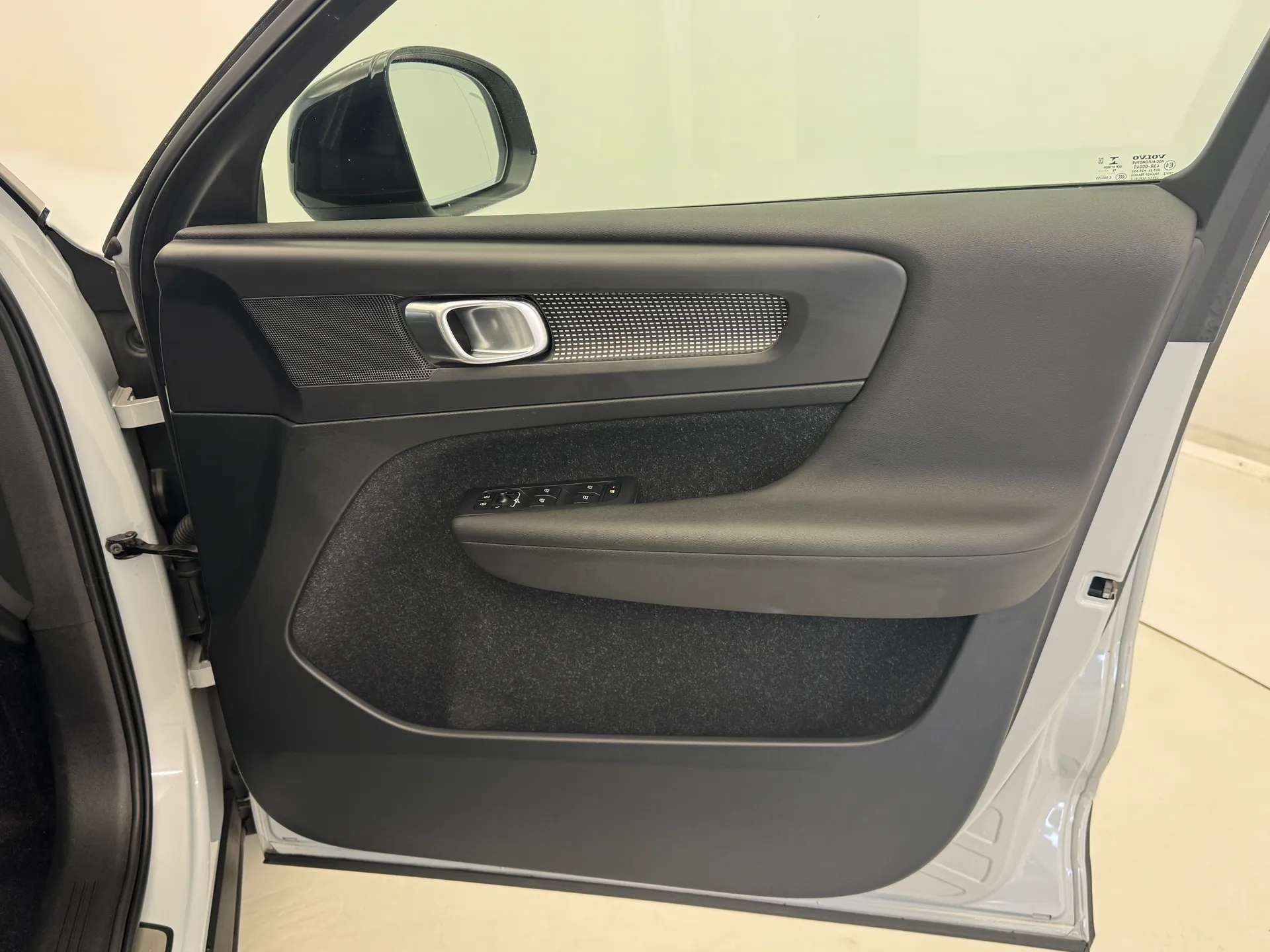 2019 VOLVO XC40 2019 VOLVO XC40