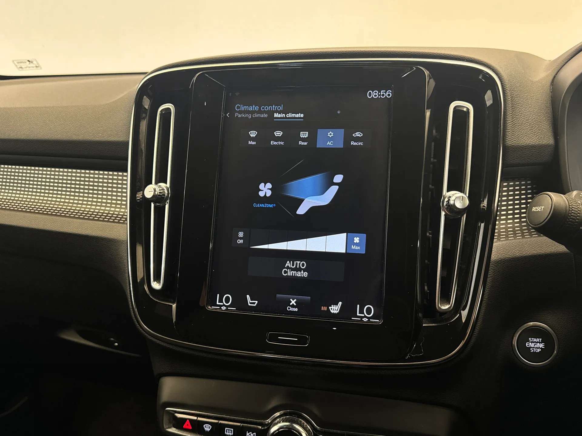 2019 VOLVO XC40 2019 VOLVO XC40