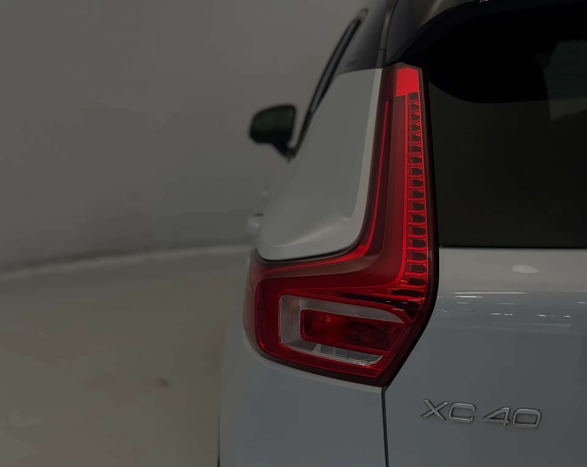 2019 VOLVO XC40 2019 VOLVO XC40