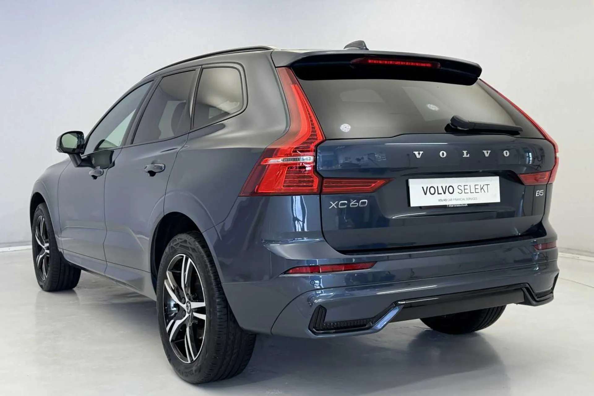2021 VOLVO XC60 2021 VOLVO XC60