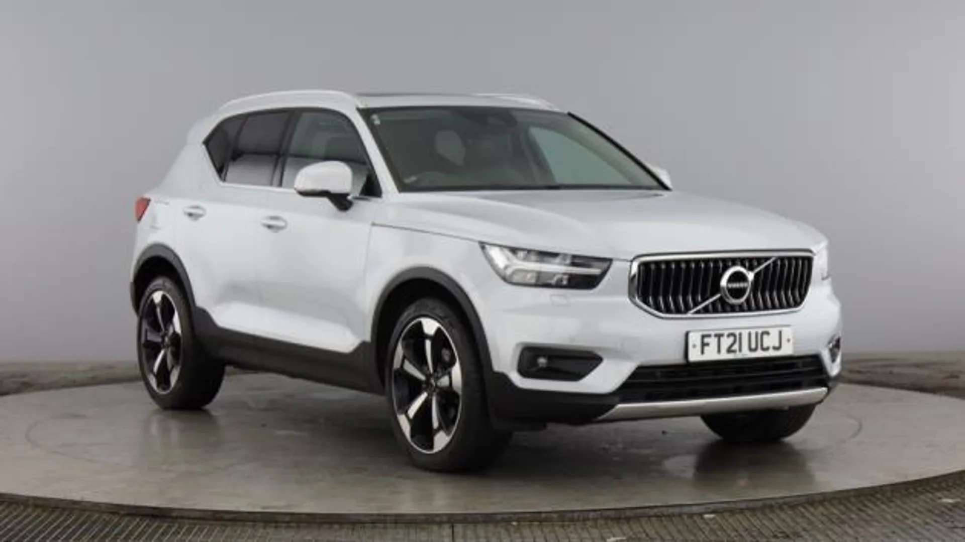 2021 VOLVO XC40 2021 VOLVO XC40