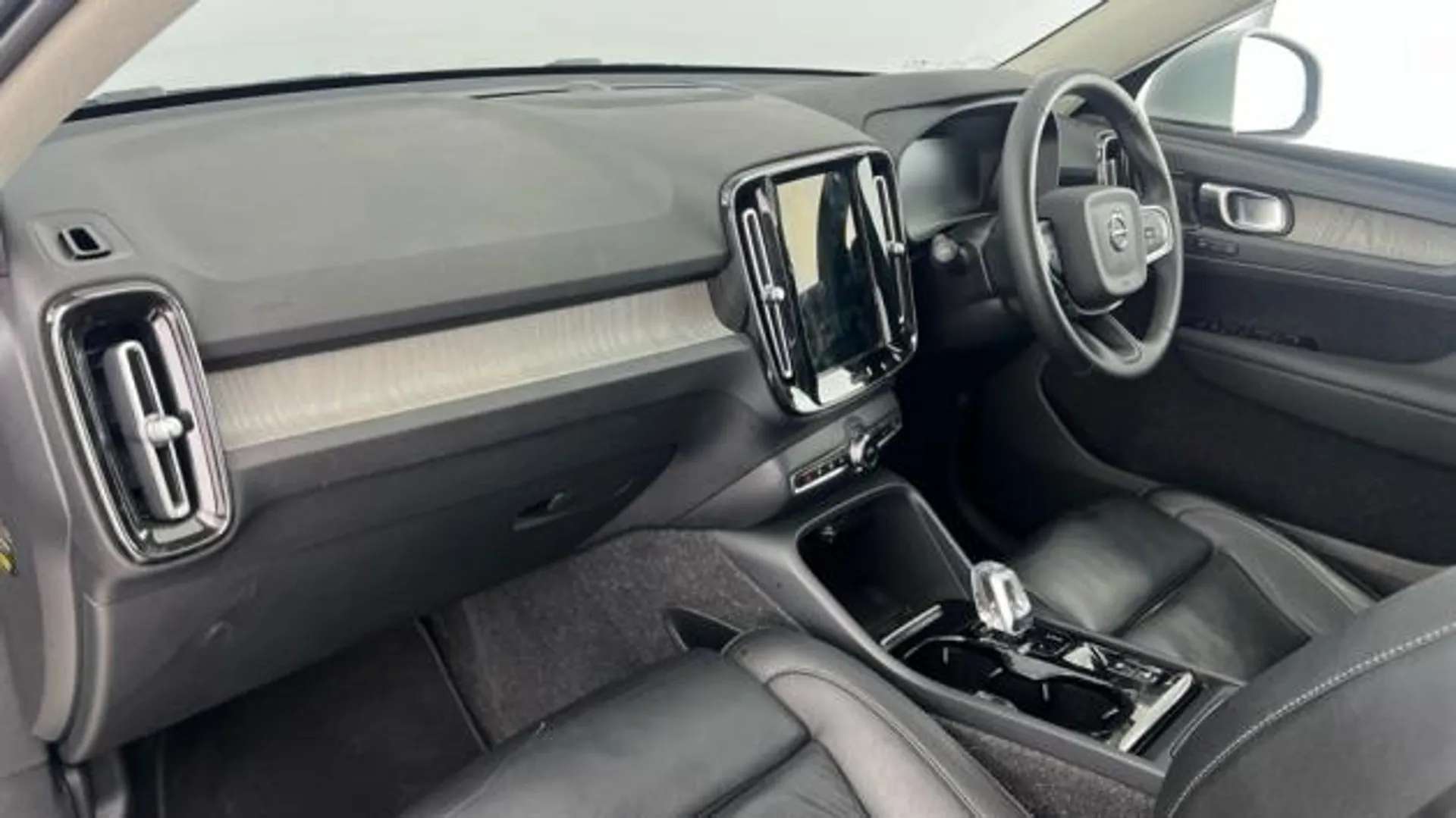 2021 VOLVO XC40 2021 VOLVO XC40