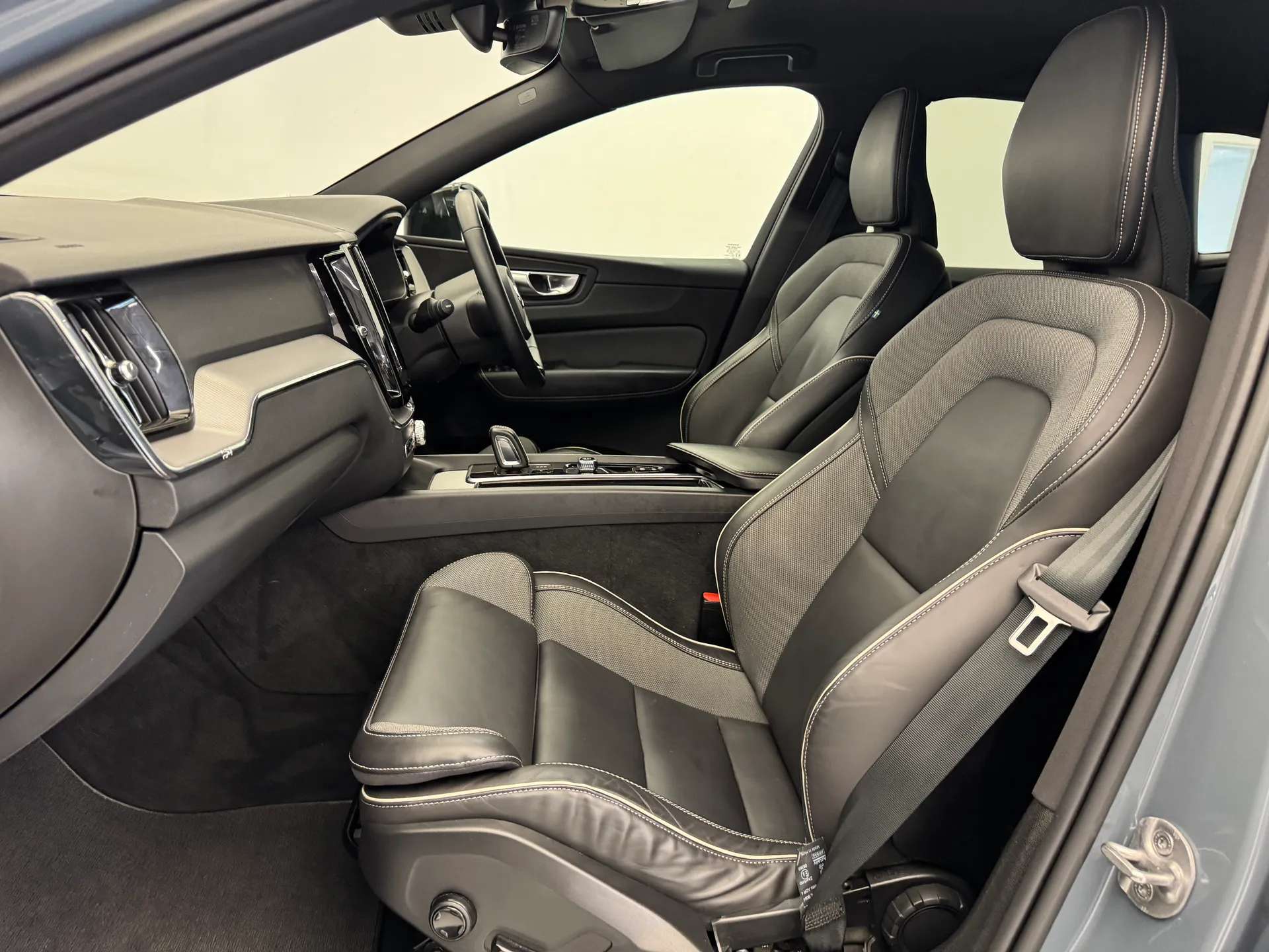2022 VOLVO XC60 2022 VOLVO XC60