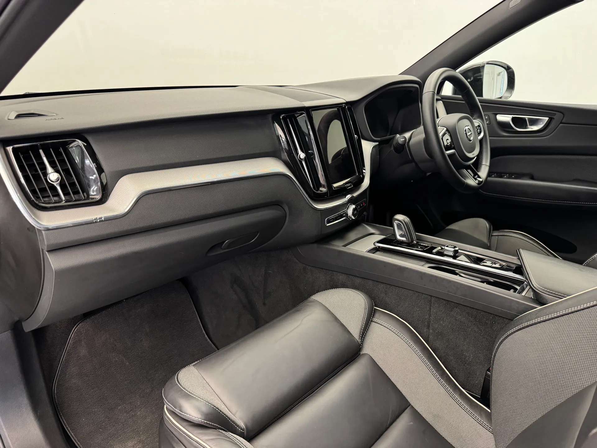 2022 VOLVO XC60 2022 VOLVO XC60