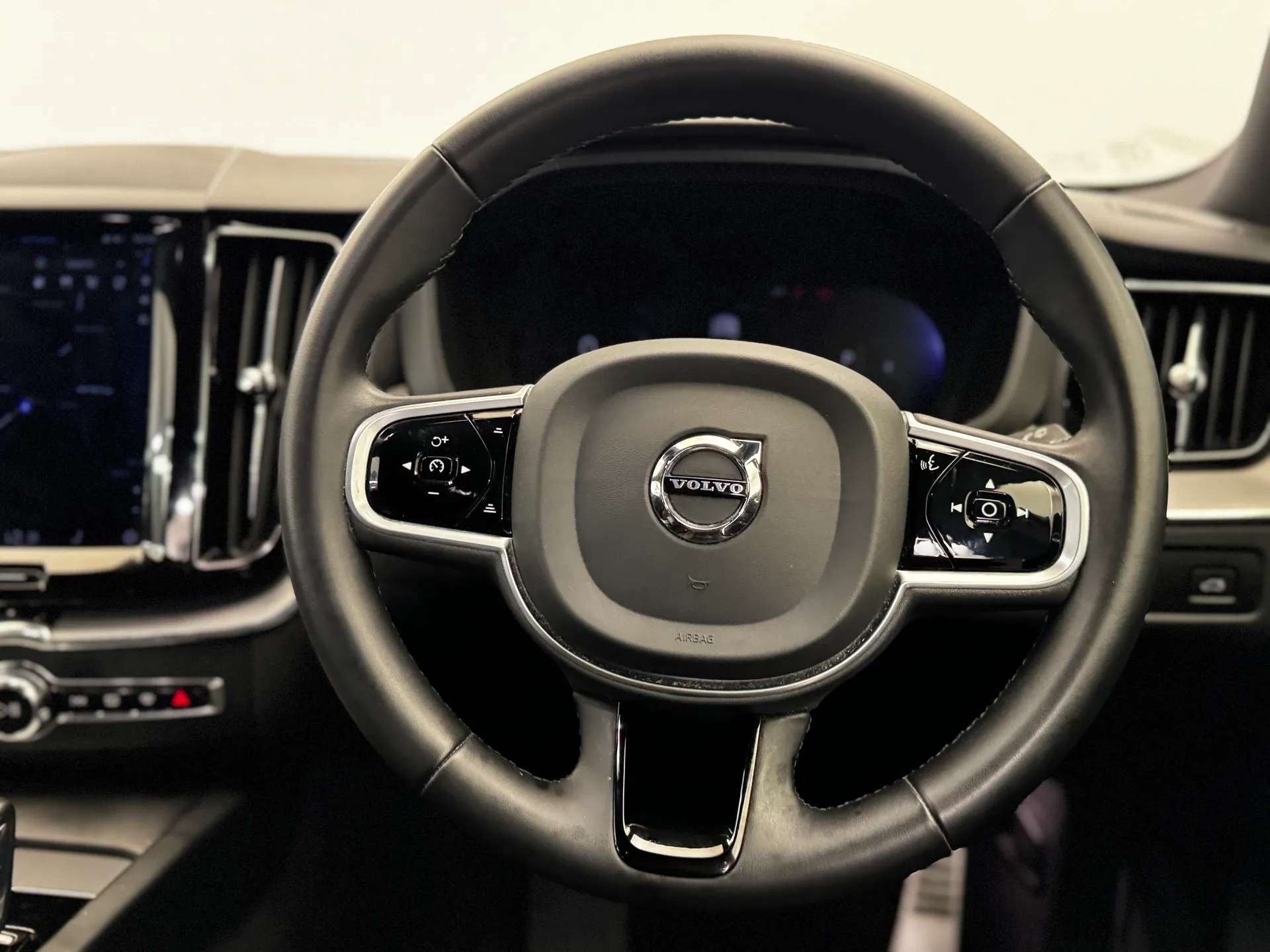 2022 VOLVO XC60 2022 VOLVO XC60