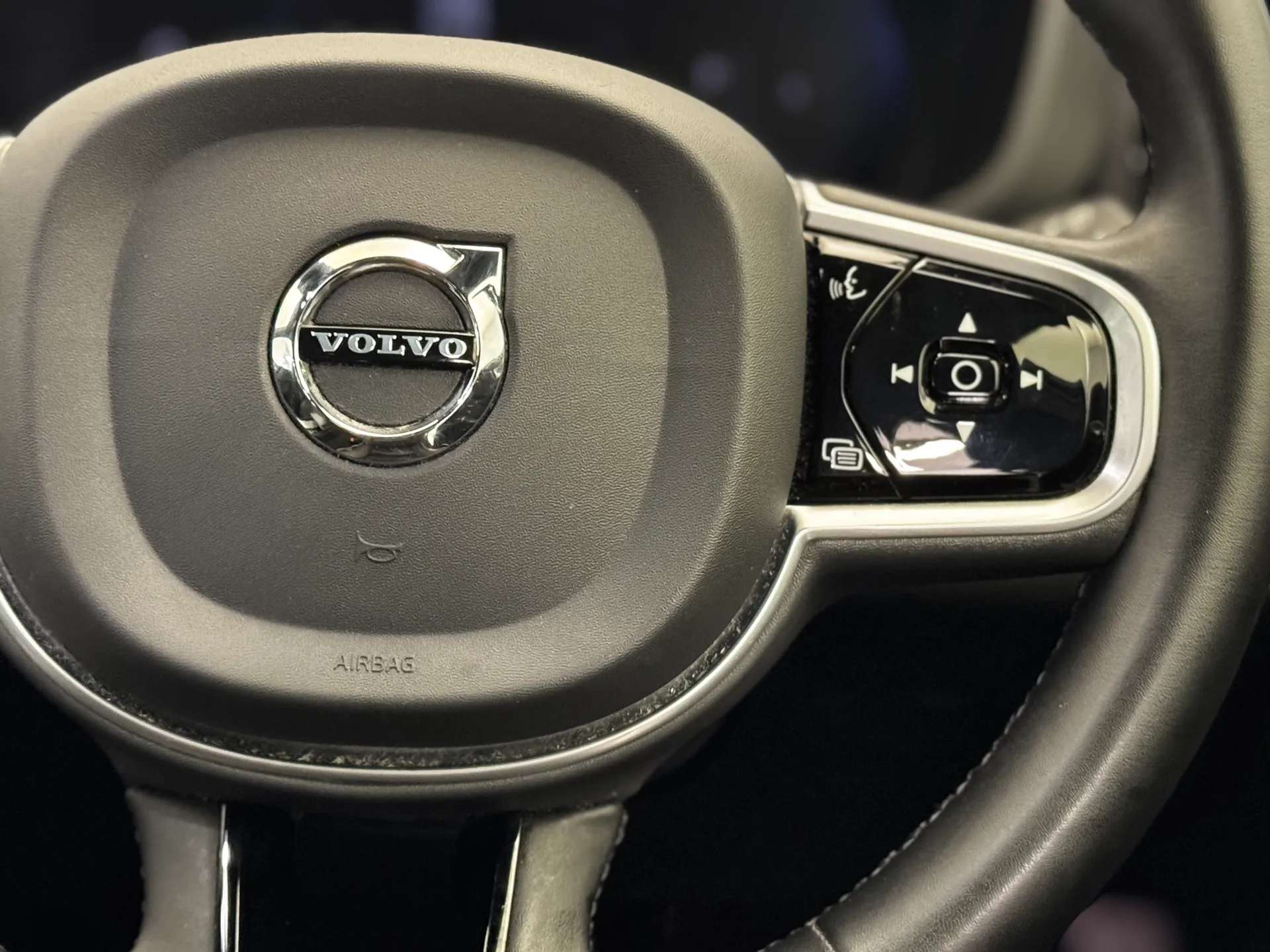 2022 VOLVO XC60 2022 VOLVO XC60