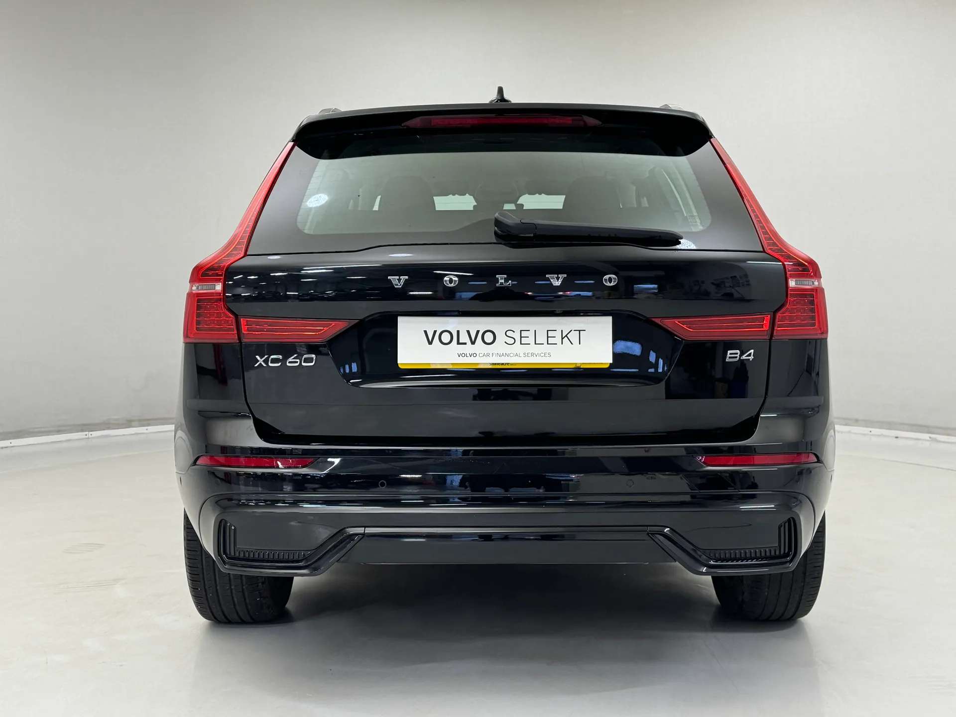 2023 VOLVO XC60 2023 VOLVO XC60