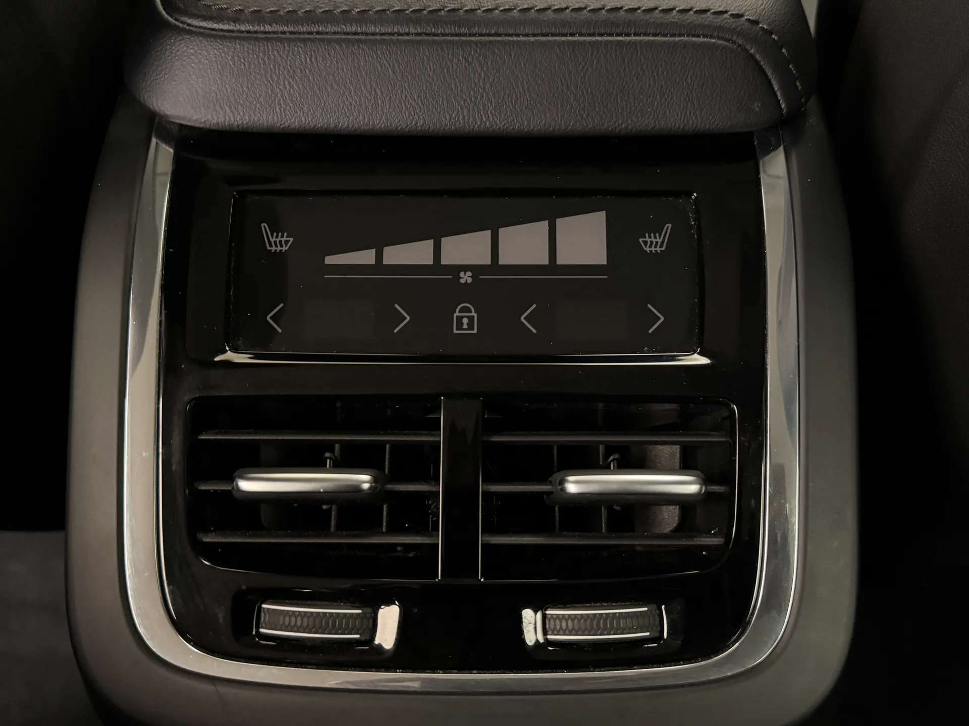 2023 VOLVO XC60 2023 VOLVO XC60