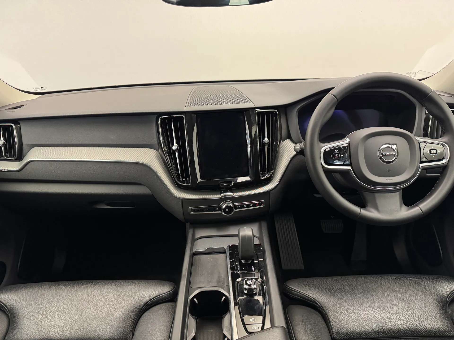 2023 VOLVO XC60 2023 VOLVO XC60