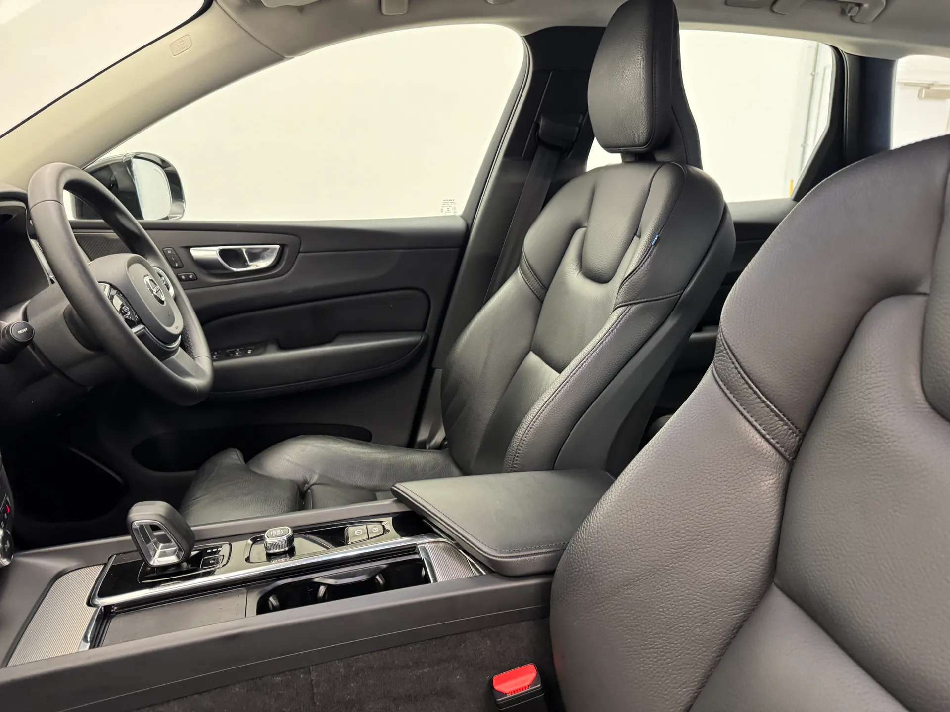 2023 VOLVO XC60 2023 VOLVO XC60