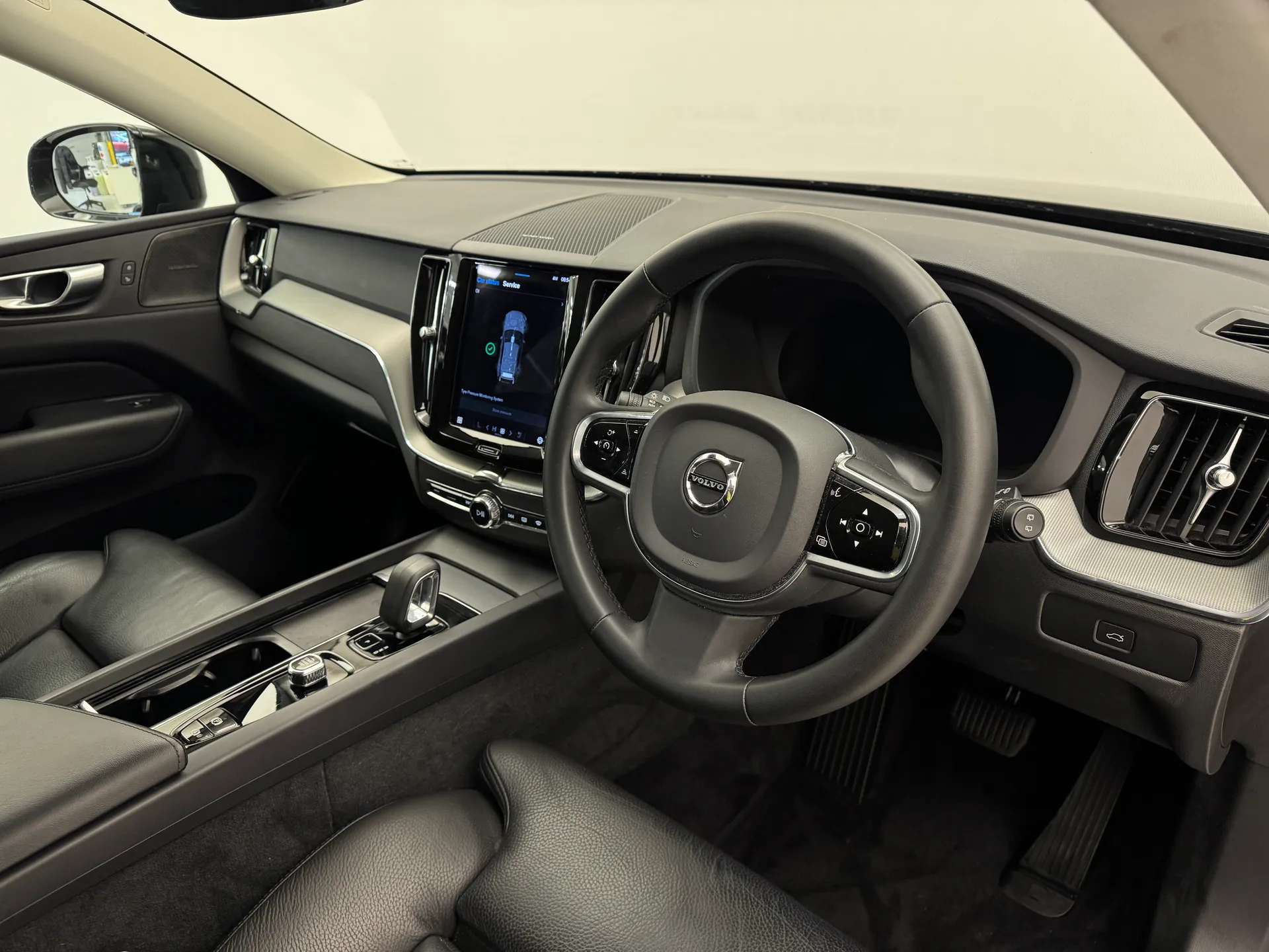 2023 VOLVO XC60 2023 VOLVO XC60