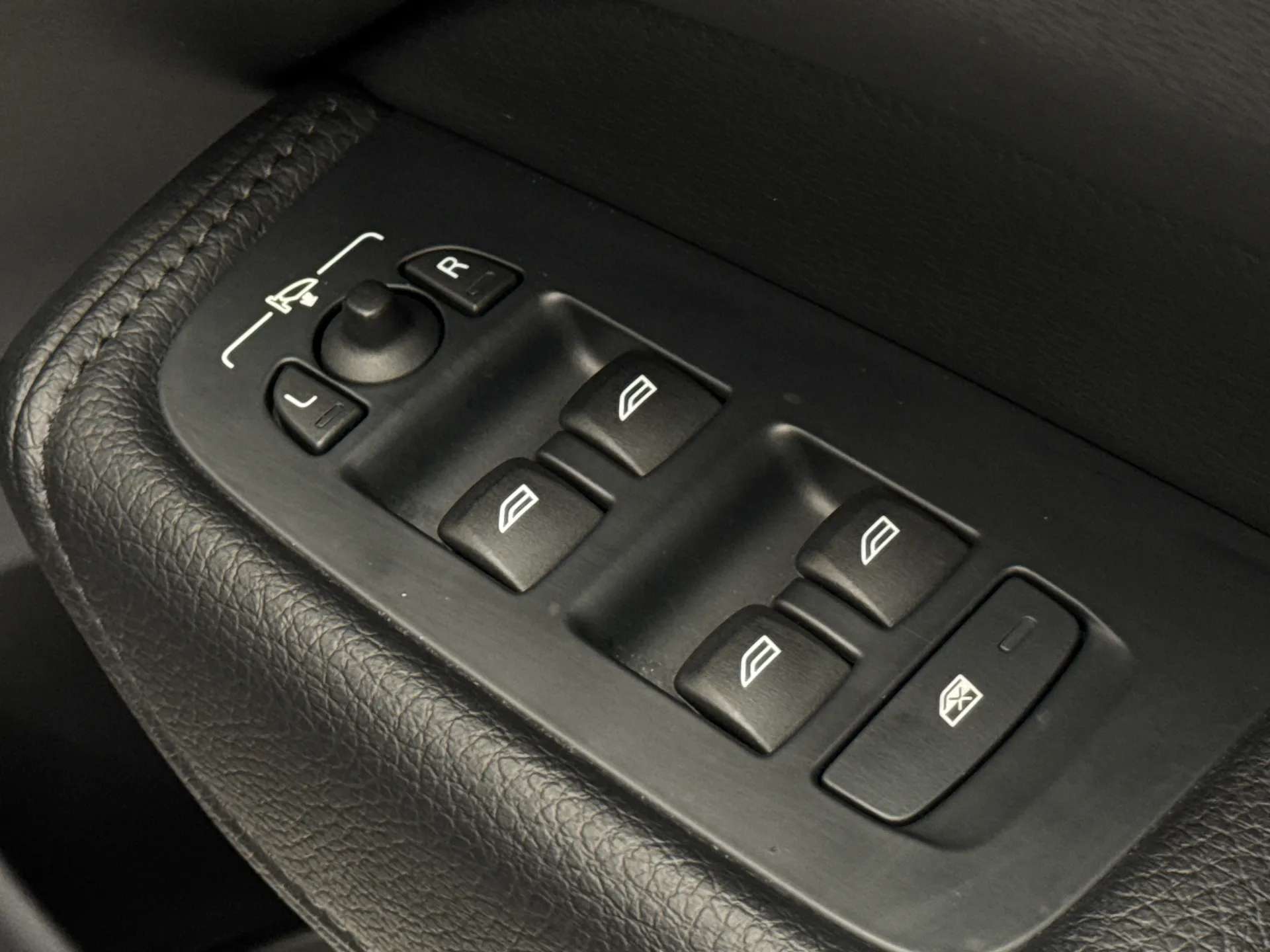 2021 VOLVO XC60 2021 VOLVO XC60