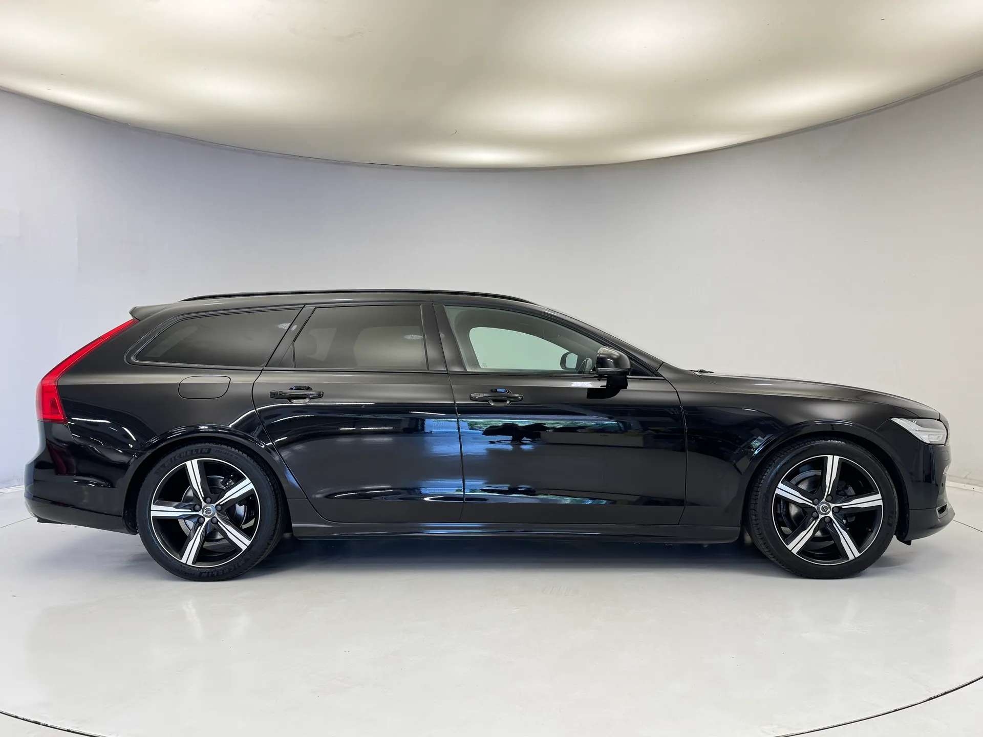 2020 VOLVO V90 2020 VOLVO V90