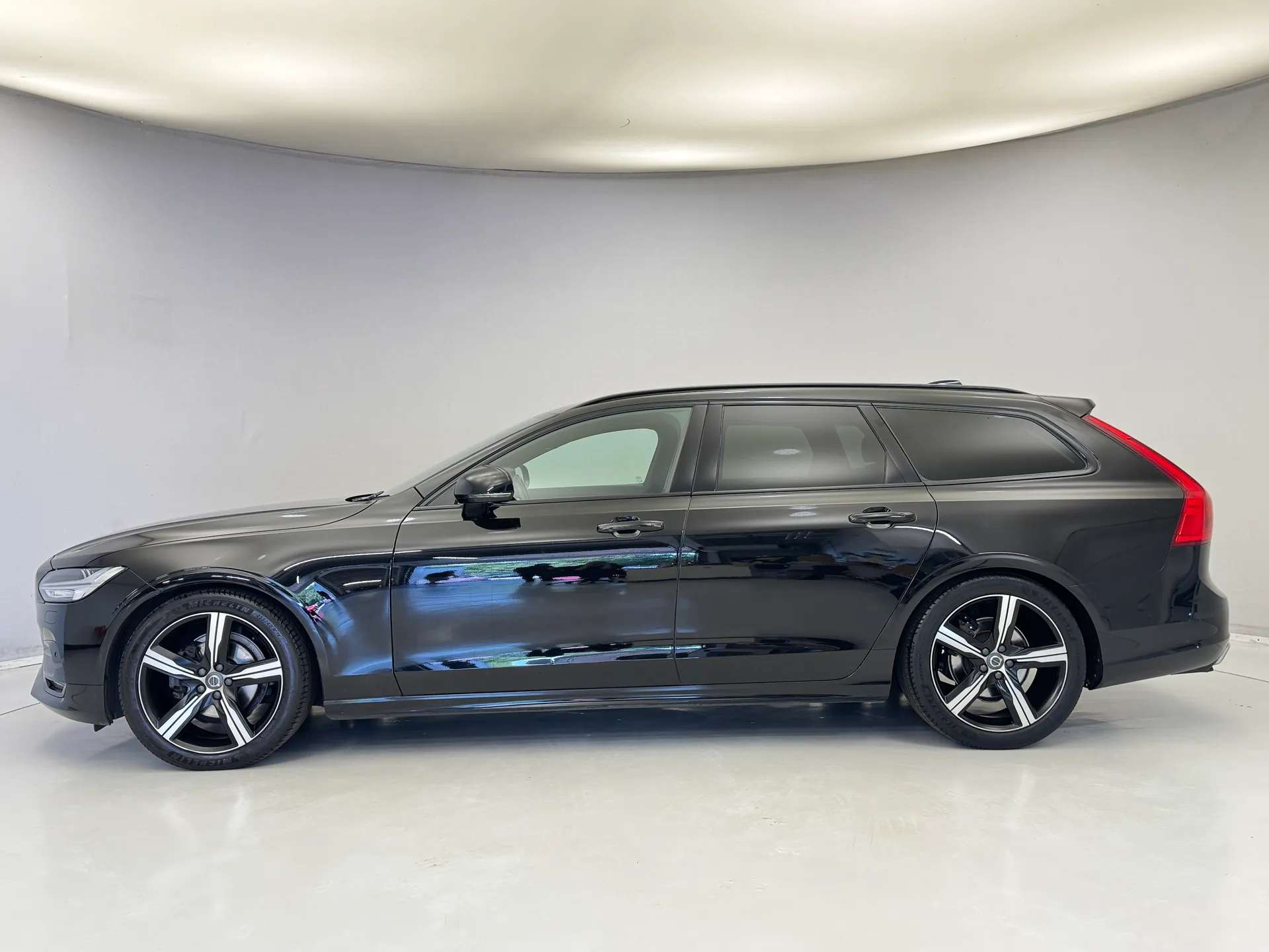 2020 VOLVO V90 2020 VOLVO V90
