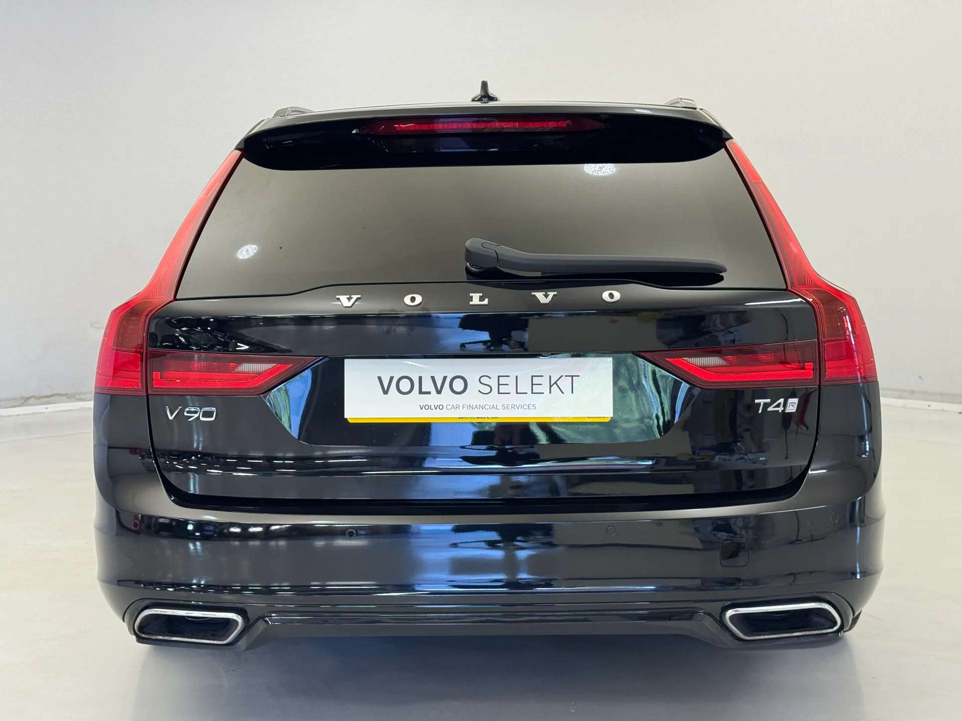 2020 VOLVO V90 2020 VOLVO V90