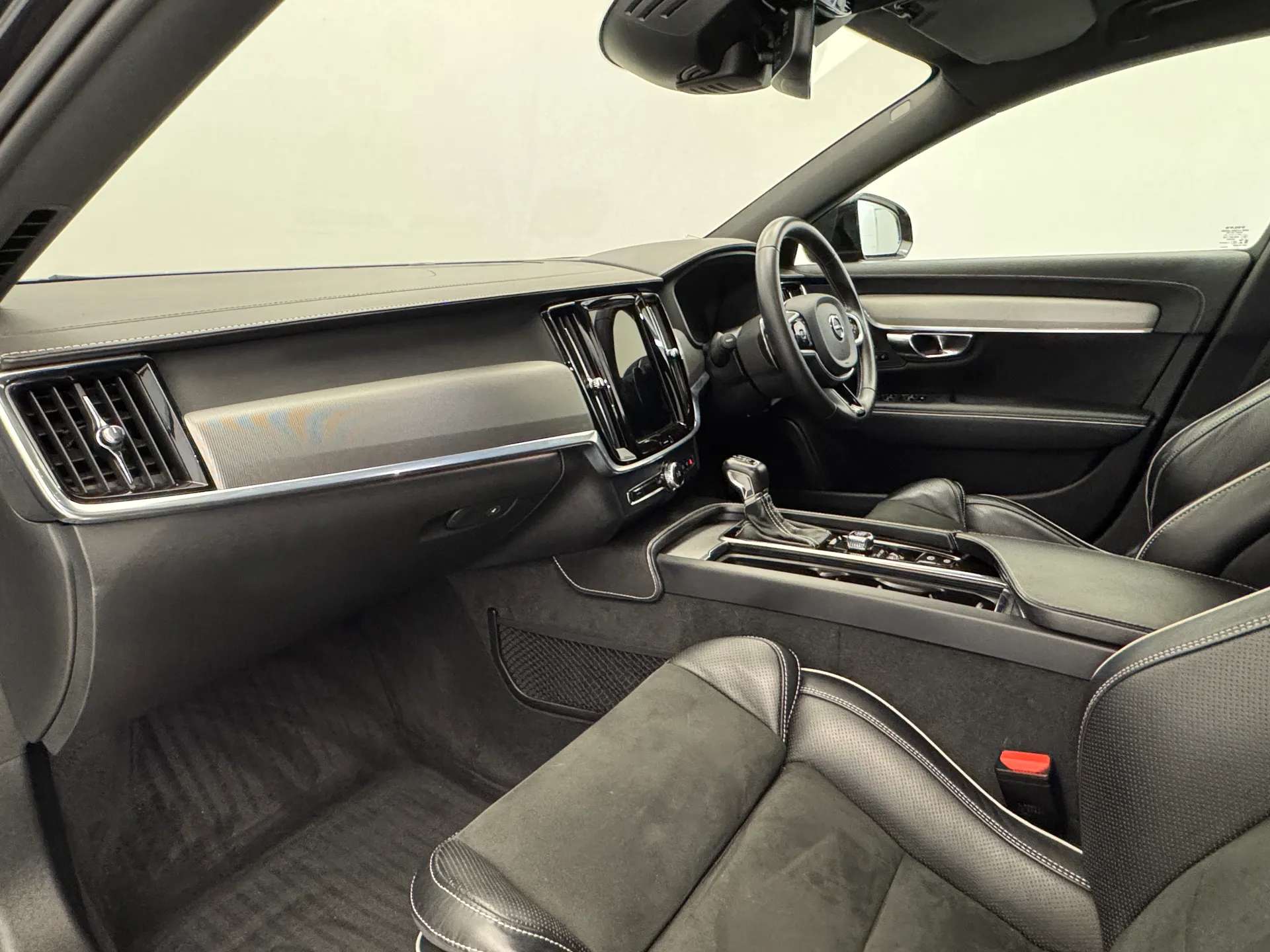 2020 VOLVO V90 2020 VOLVO V90